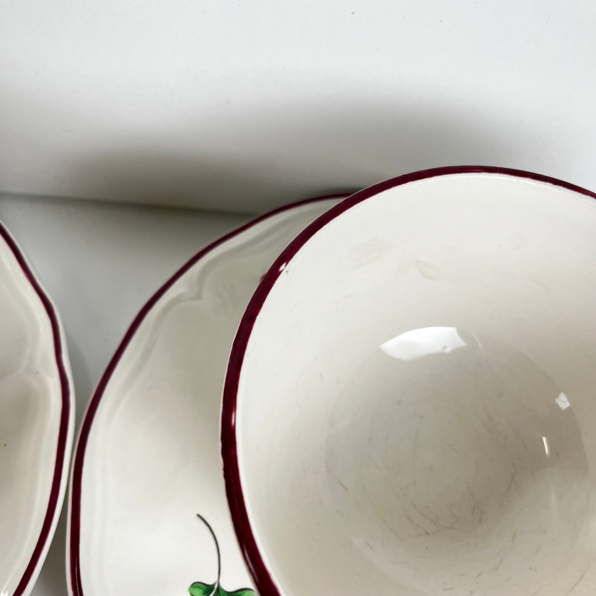 Lot de 5 grandes tasses avec soucoupes, modèle Réverbère par KG Lunéville