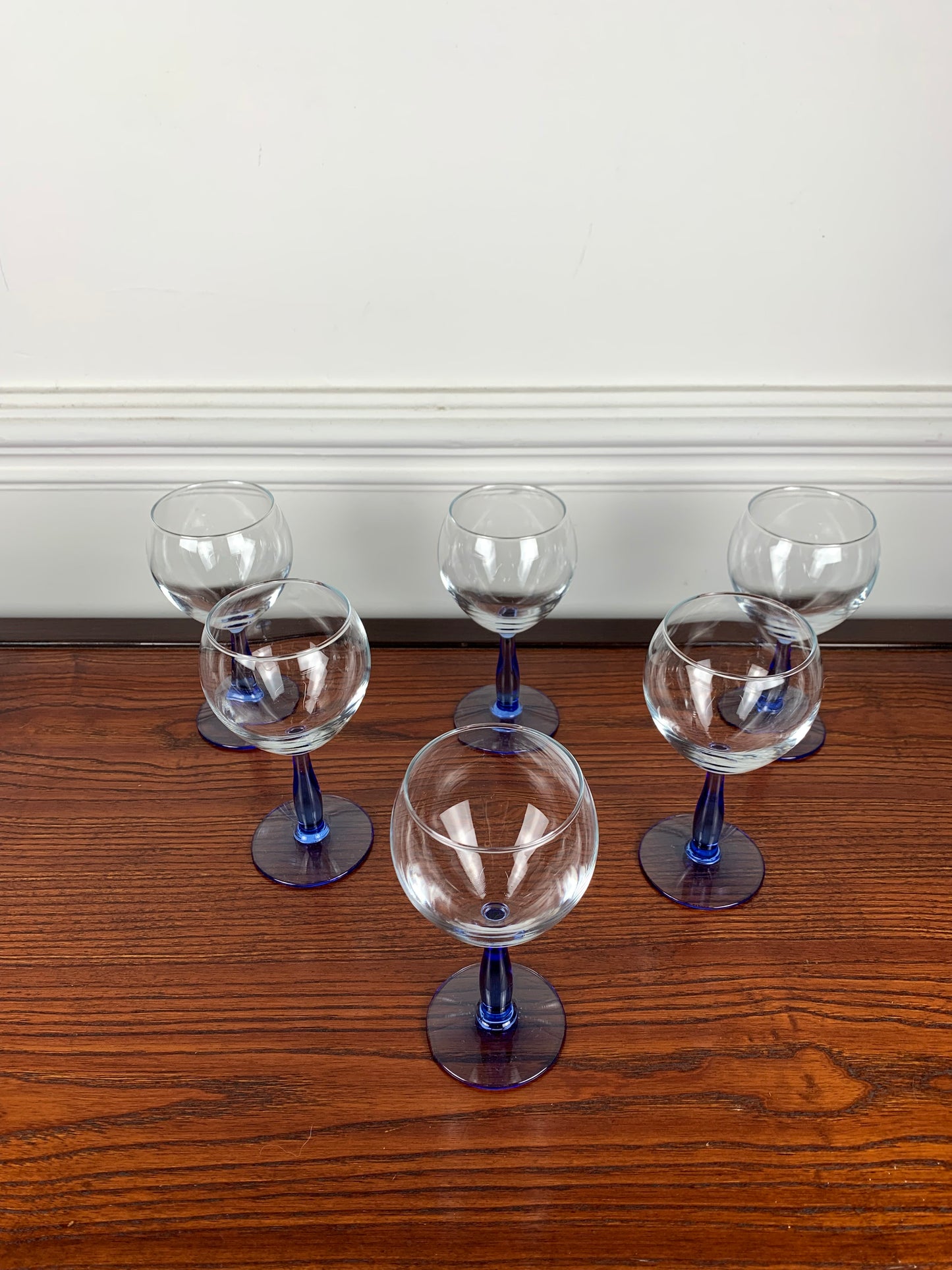 Set of 6 blue stemmed glasses