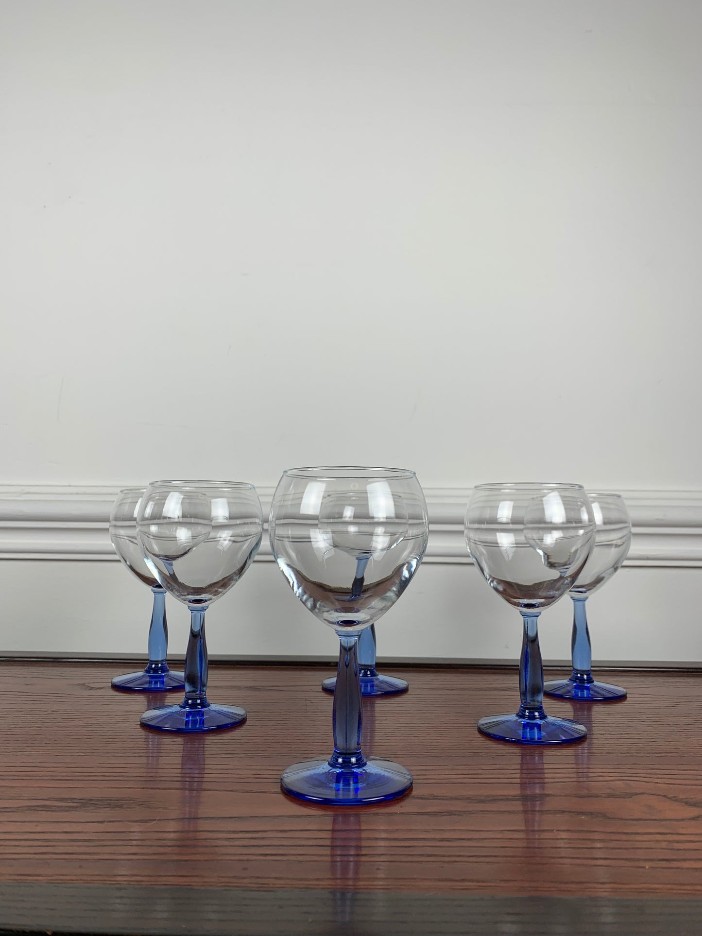 Set of 6 blue stemmed glasses