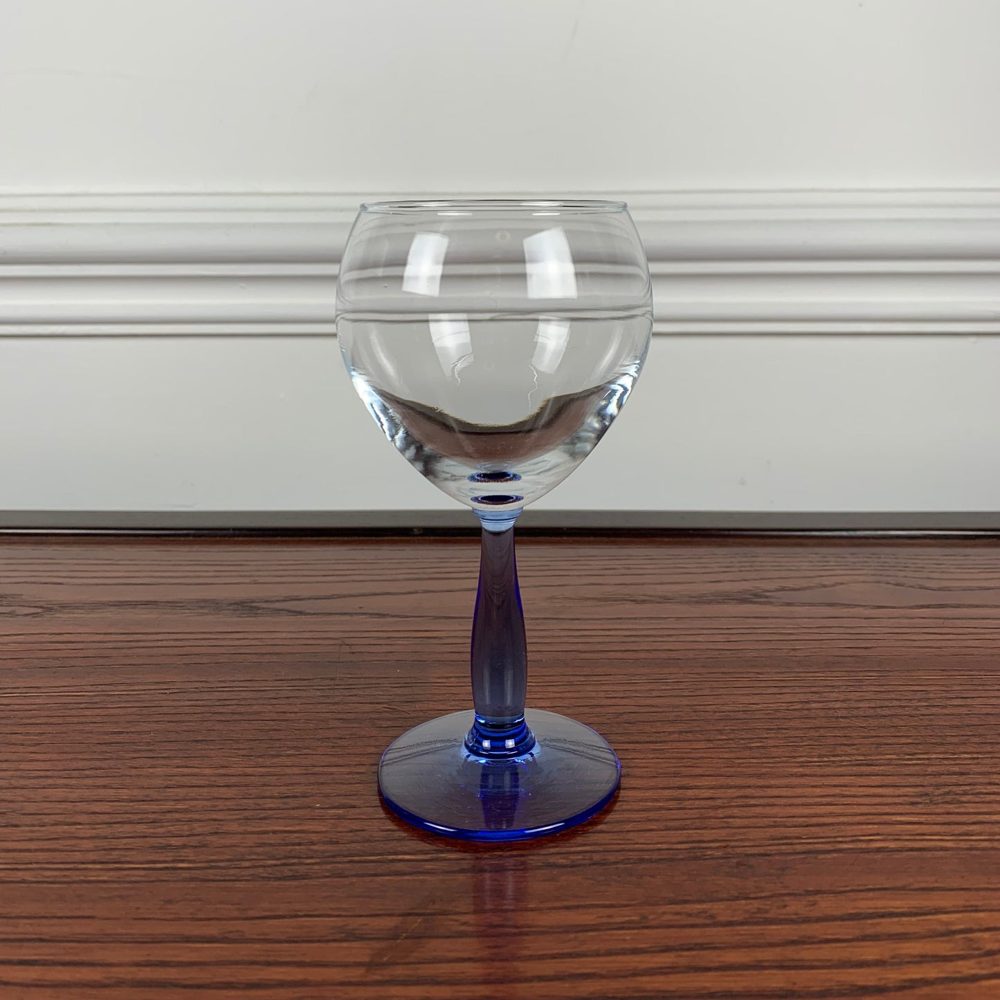 Set of 6 blue stemmed glasses