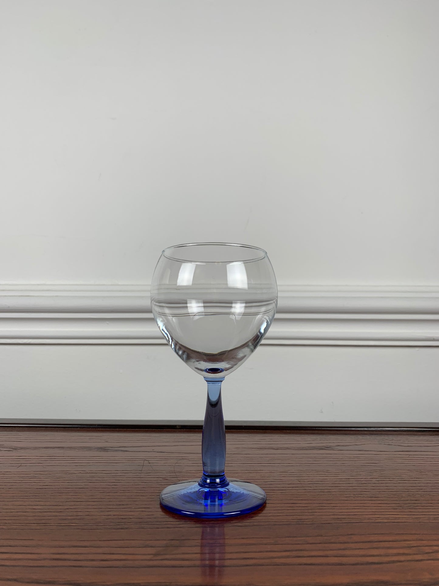Set of 6 blue stemmed glasses