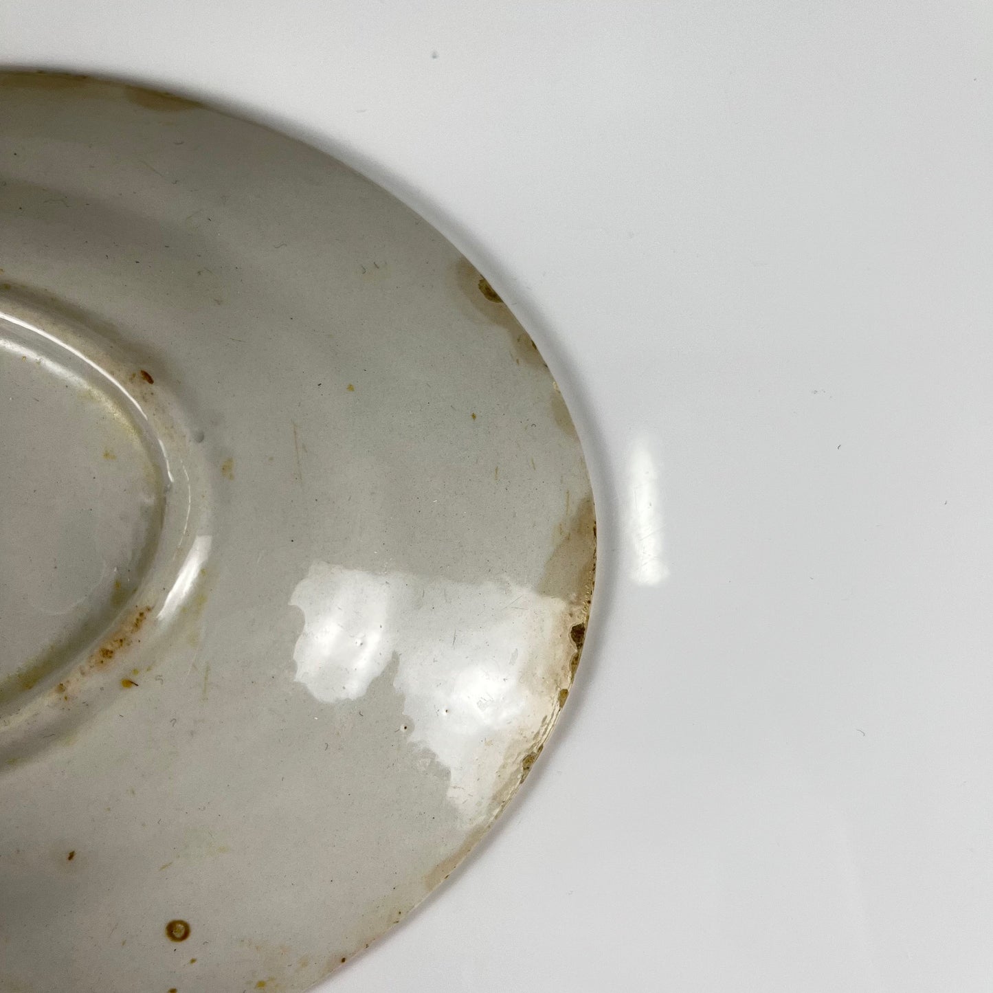 Duo de ravier en porcelaine, Badonviller, fleur rouge, 1950