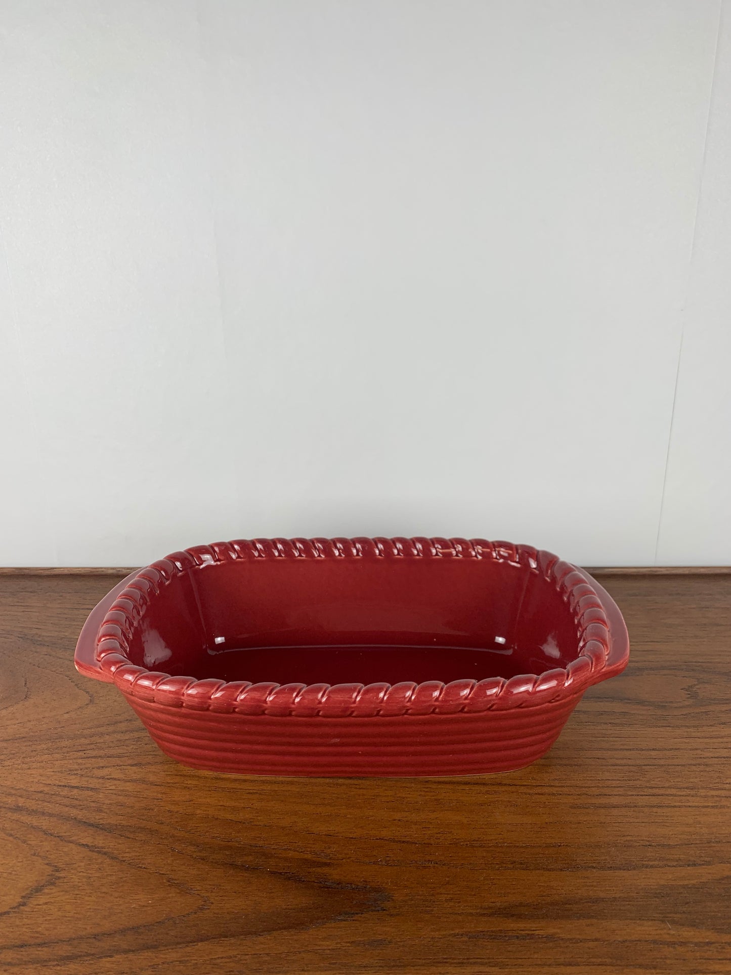 Plat en céramique, BCI, France, rouge