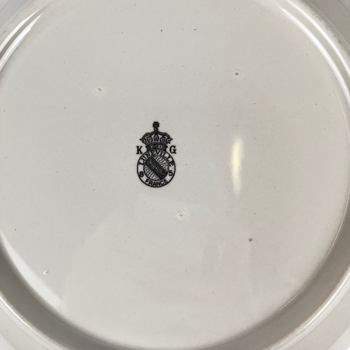 Saladier avec rebord modèle Réverbère par KG Lunéville