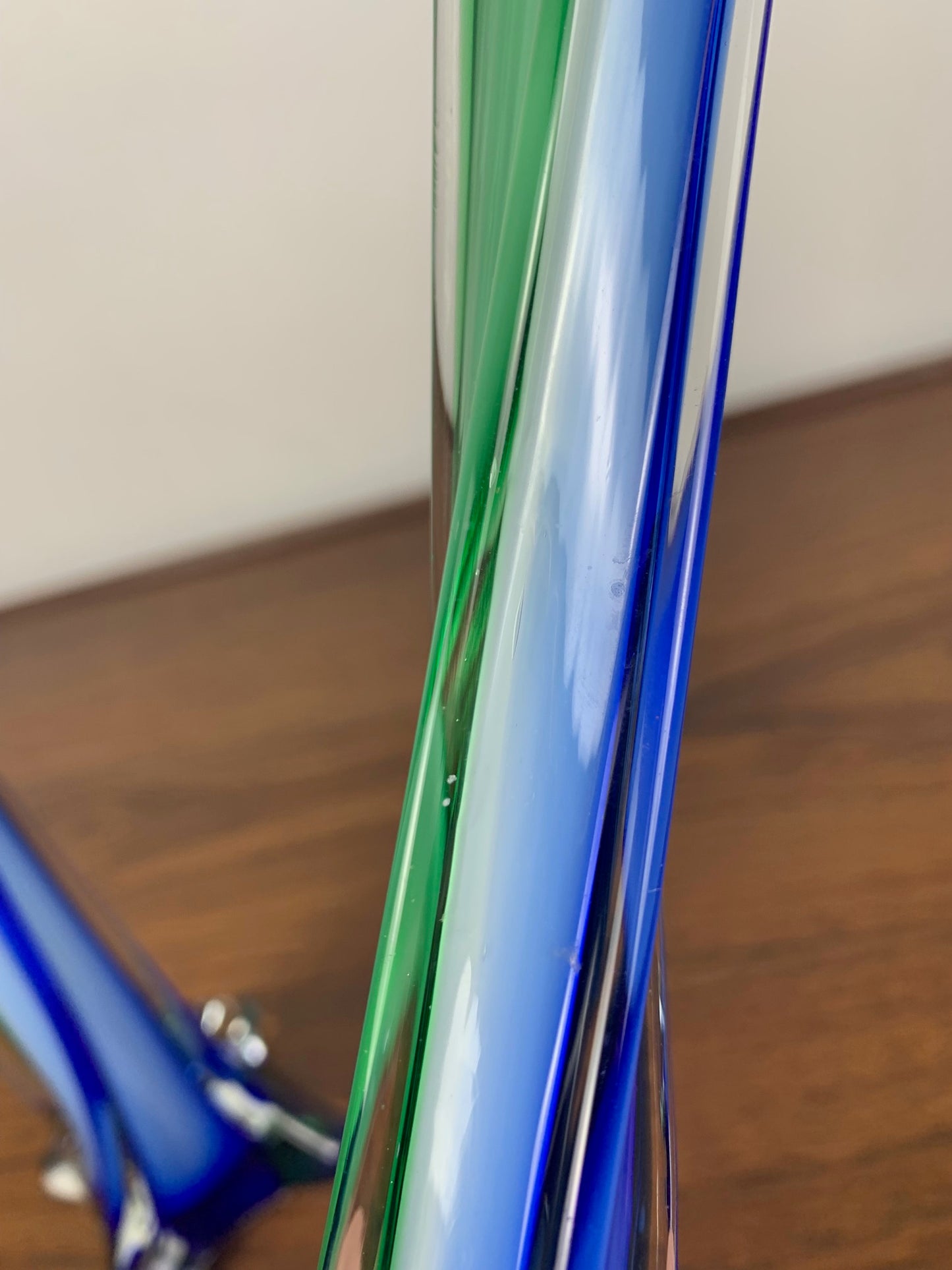 Duo de soliflore en verre soufflé , style Murano , vert & bleu