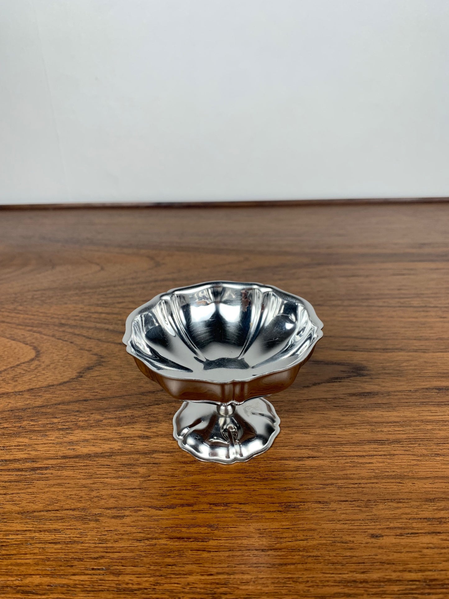 Set of 6 stainless steel ice cream cups, 1970, flower shape