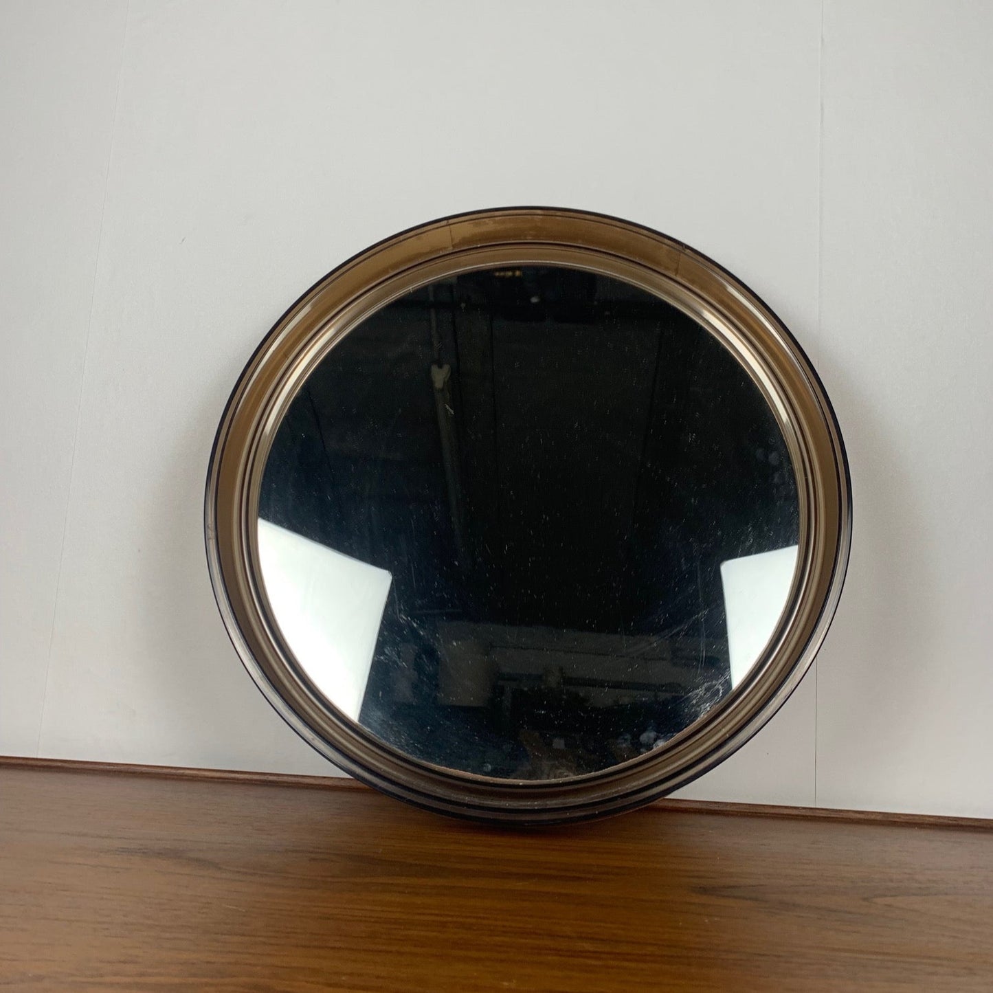 Round Smoked Plexiglas Mirror – GILAC n°1813 – Vintage 1970s