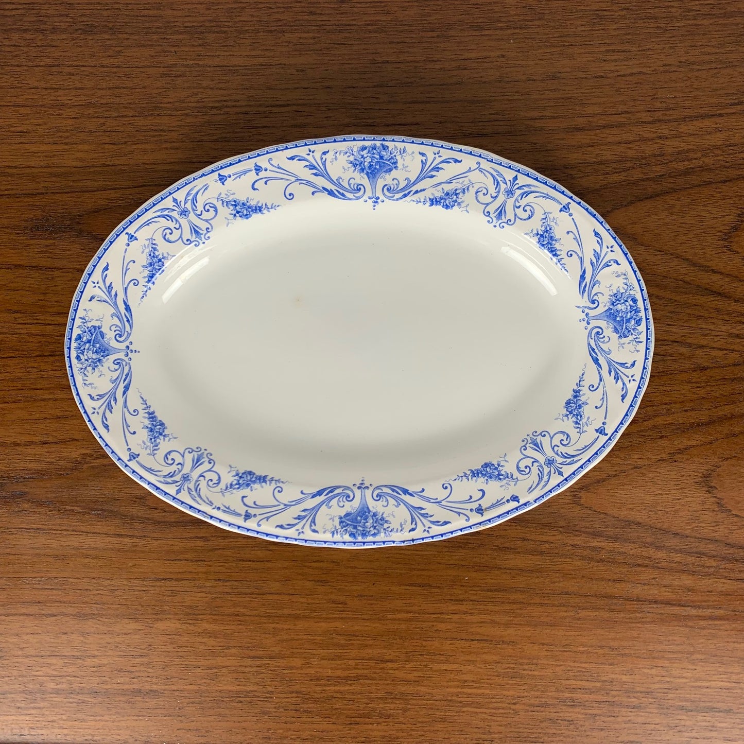 Plat Ovale ancien modèle Louis XVI, BFK, Belgique