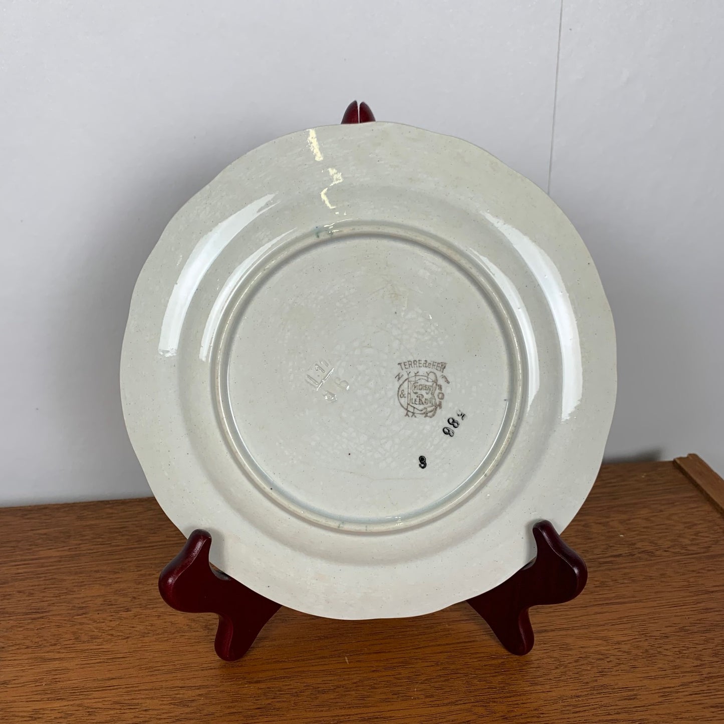 Set of 2 Choisy le roi plates, iron earth, floral motif, late 19th century