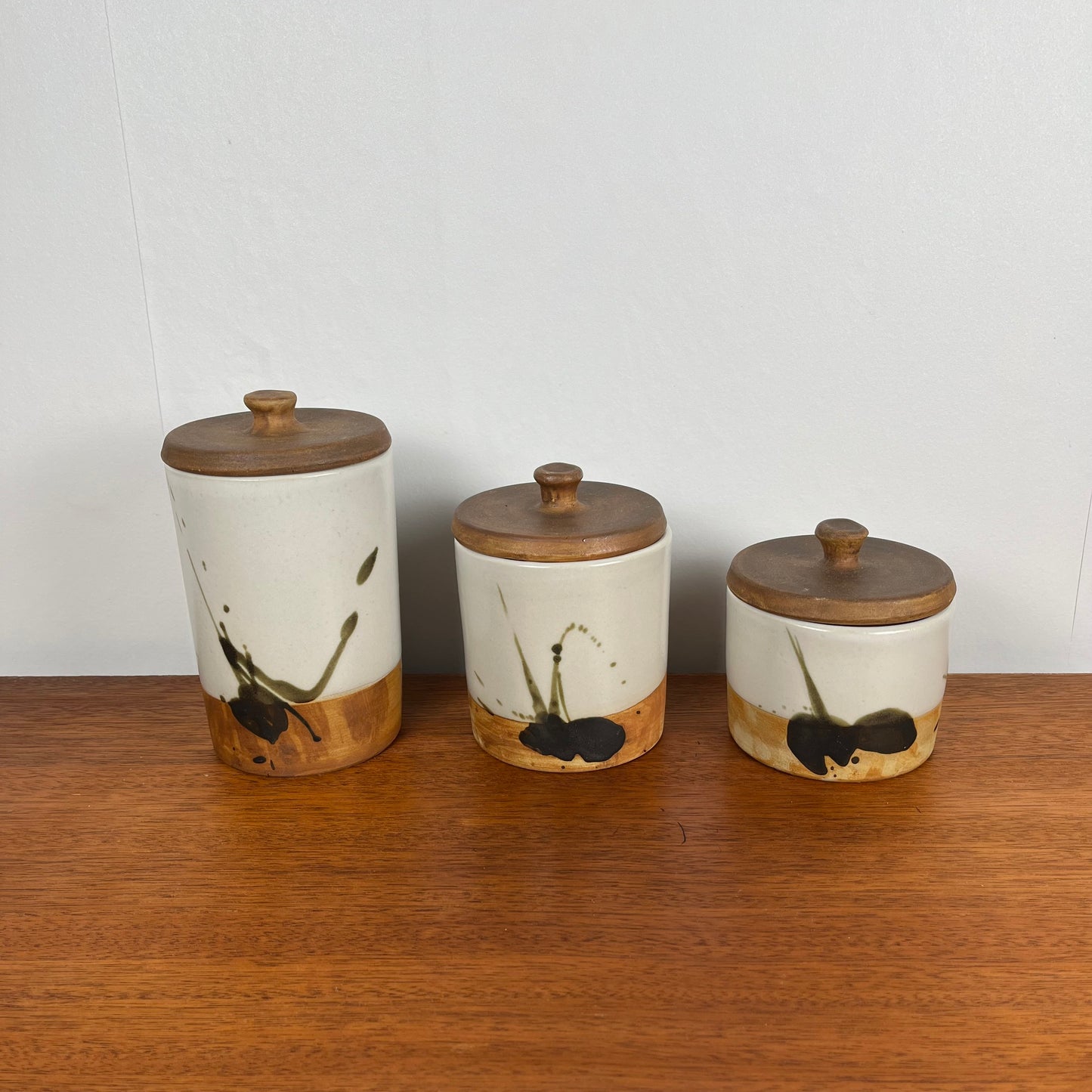 Set of 3 pots with lids "La Colombe", 1950/60