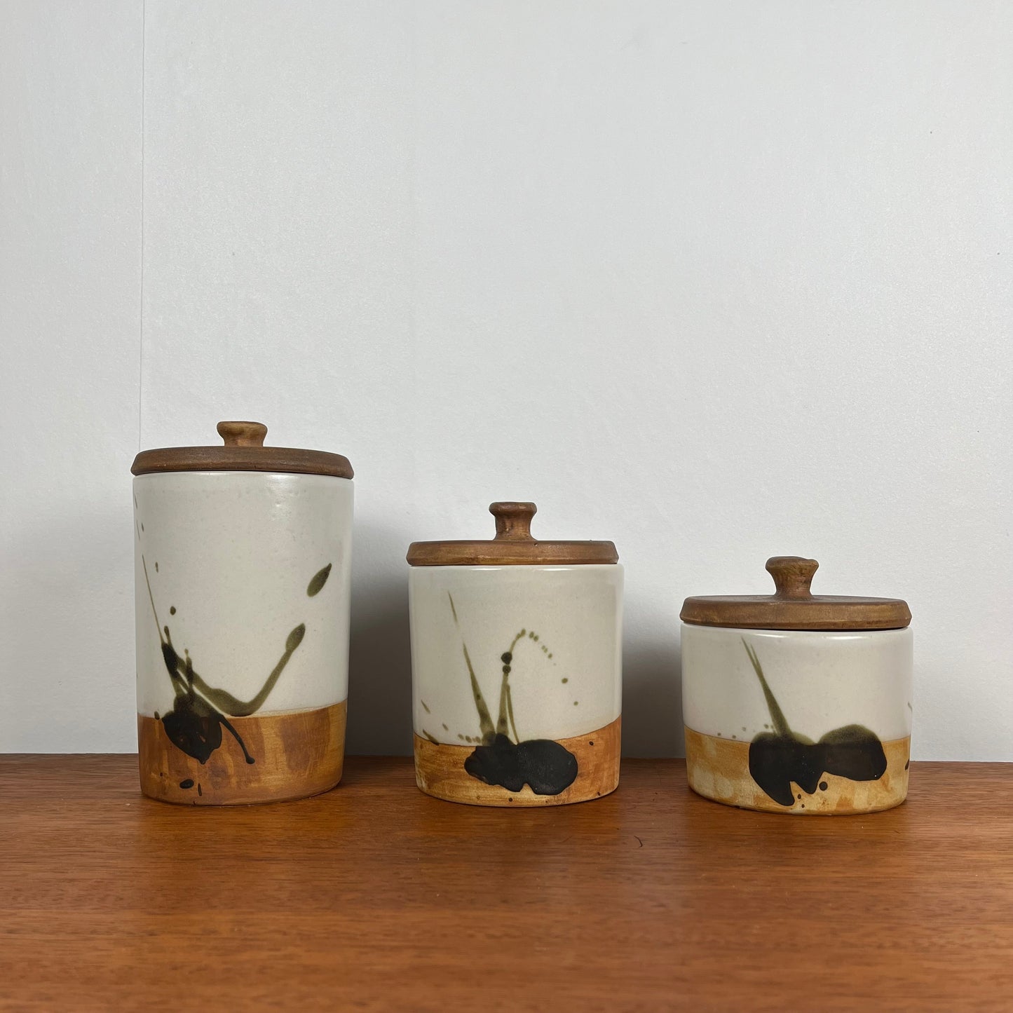 Set of 3 pots with lids "La Colombe", 1950/60