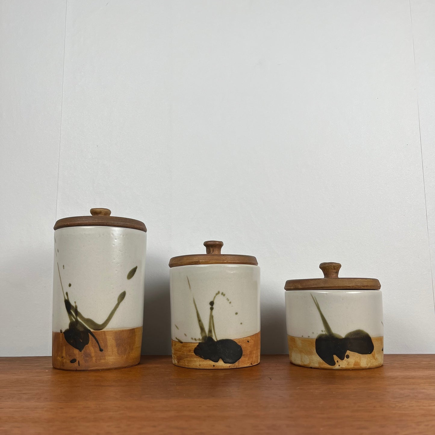 Set of 3 pots with lids "La Colombe", 1950/60