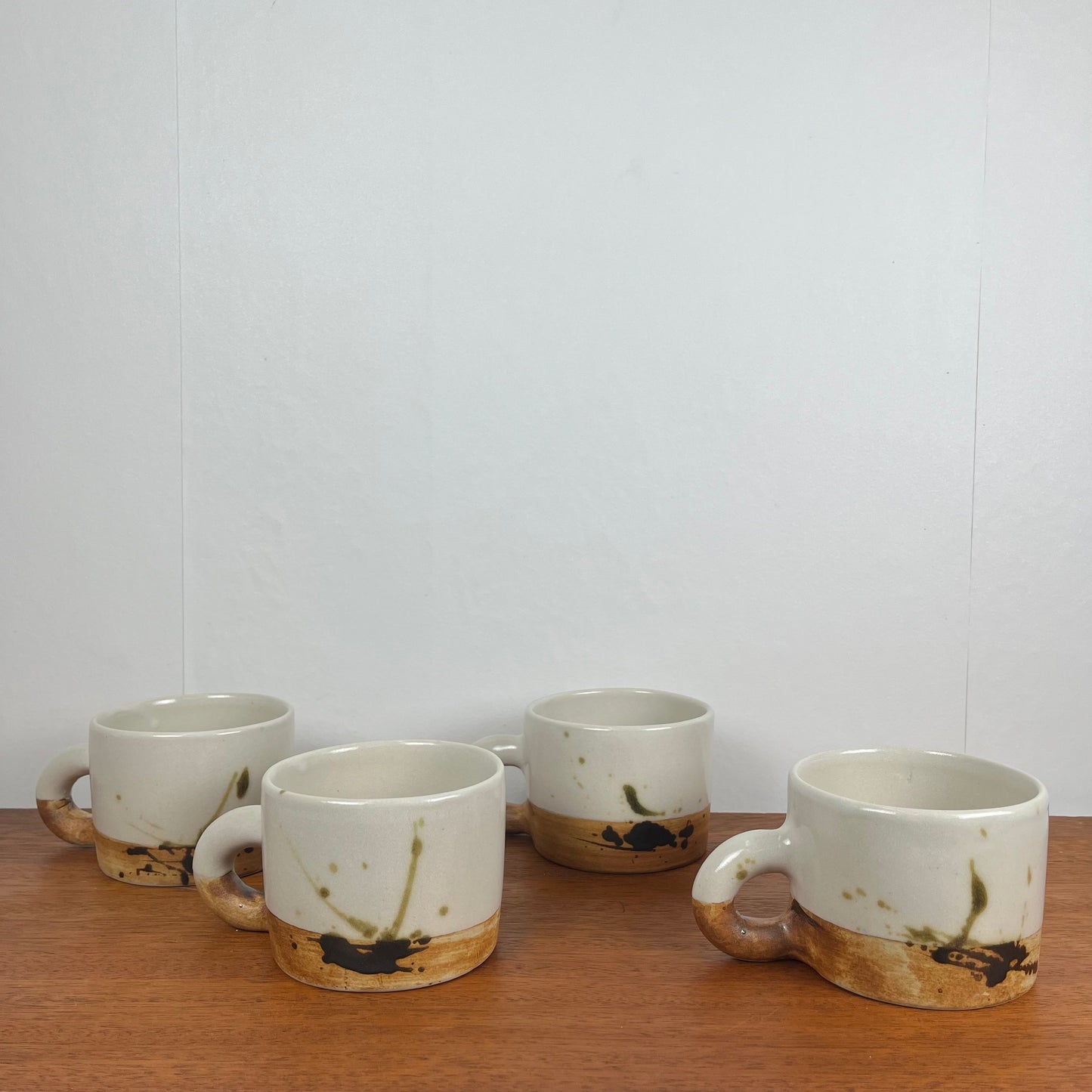 Set of 4 large cups "La Colombe", 1950/60