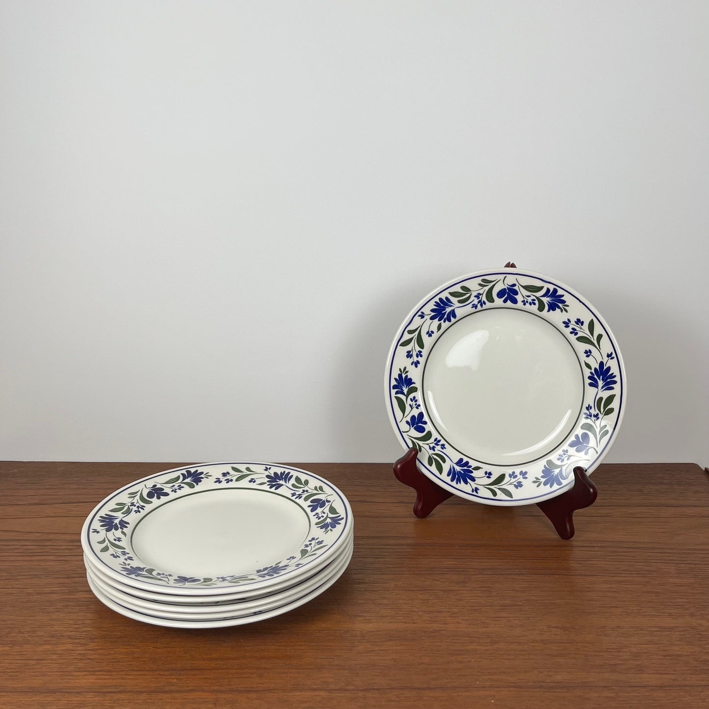 Set de 6 assiettes à dessert Churchill England ,motif fleur, 1970