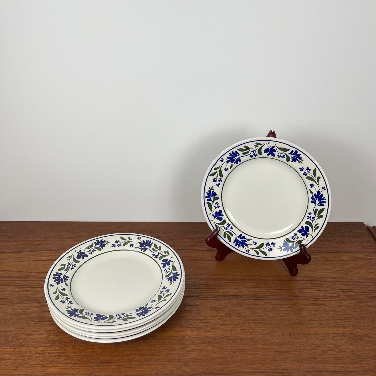 Set de 6 assiettes à dessert Churchill England ,motif fleur, 1970