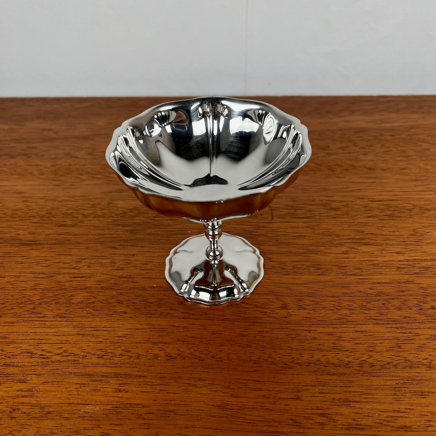 Set de 12 coupes à glaces en inox, motif fleur pied haut