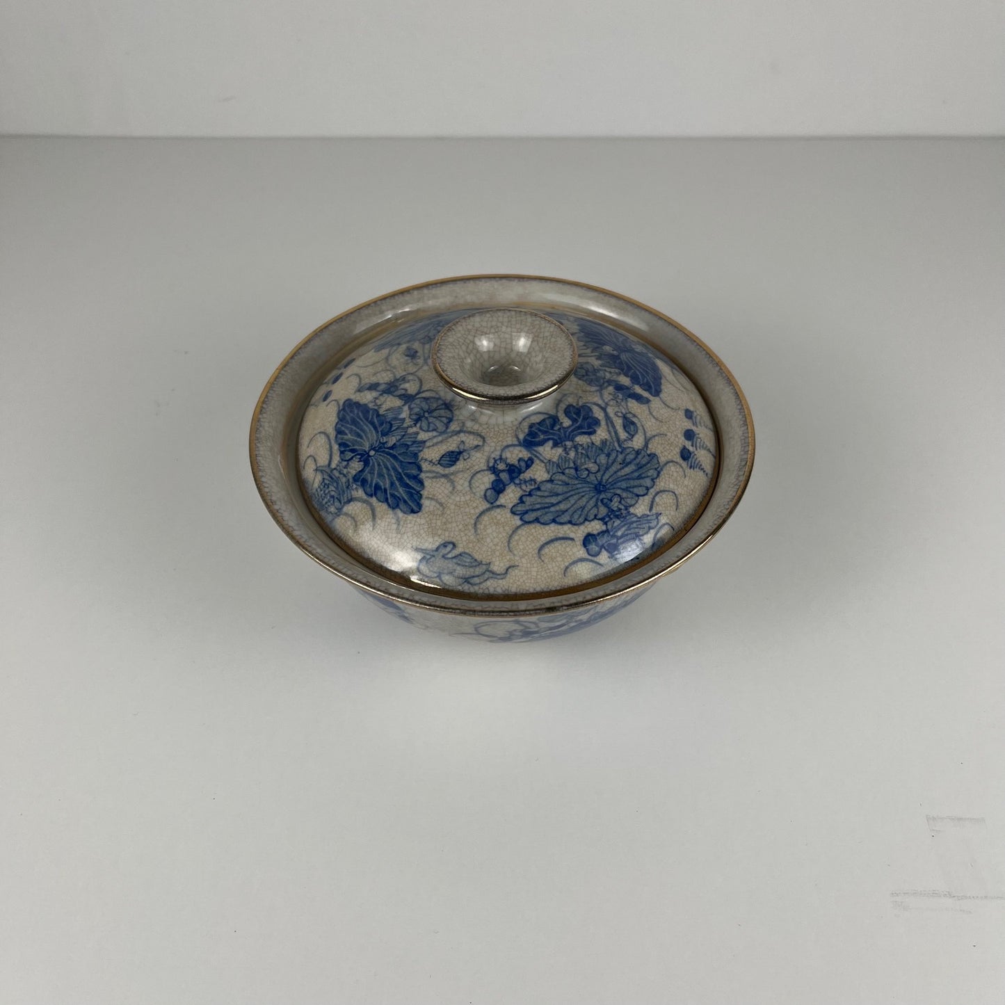 Boîte ancienne chinoise avec couvercle, en Porcelaine, XXè siècle