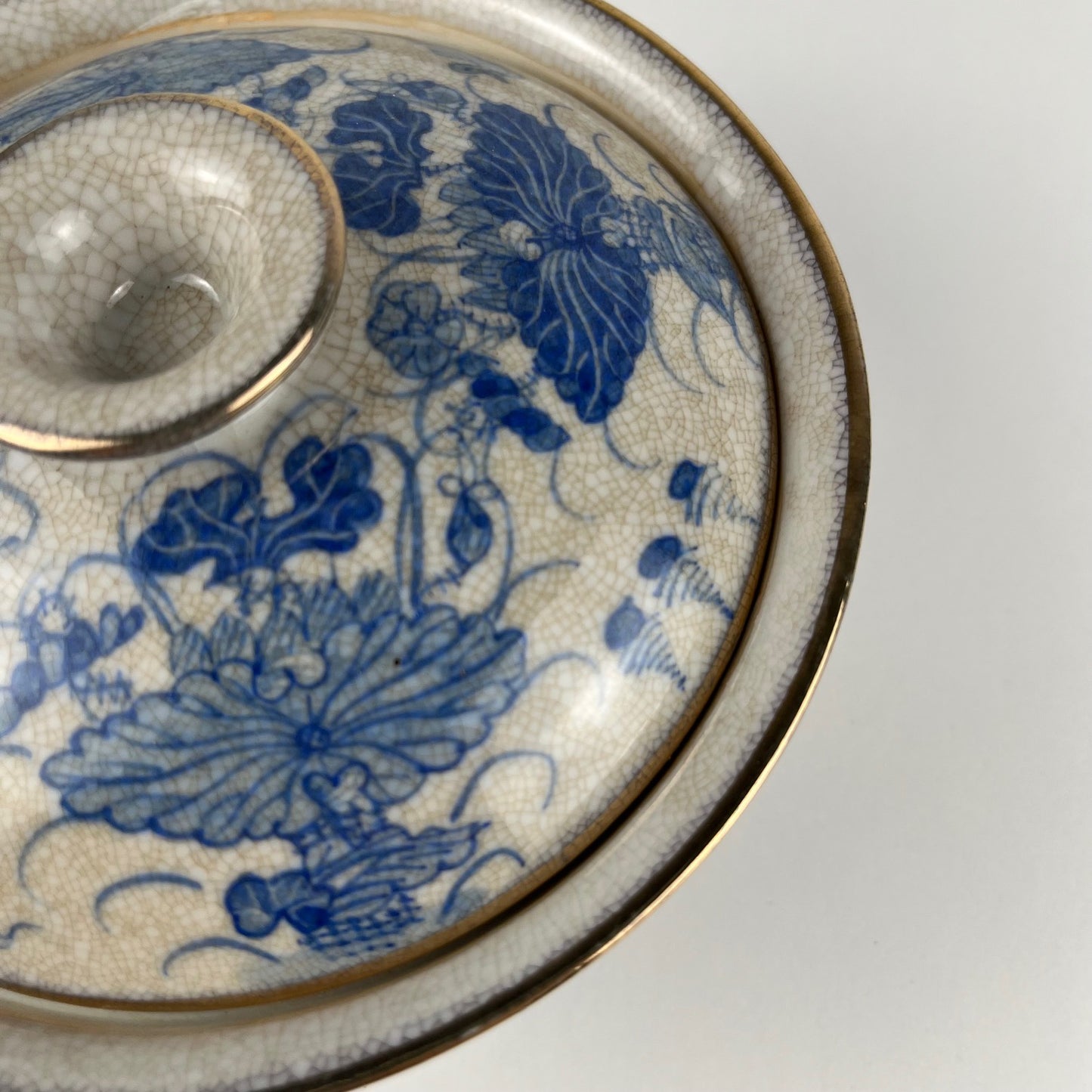 Boîte ancienne chinoise avec couvercle, en Porcelaine, XXè siècle
