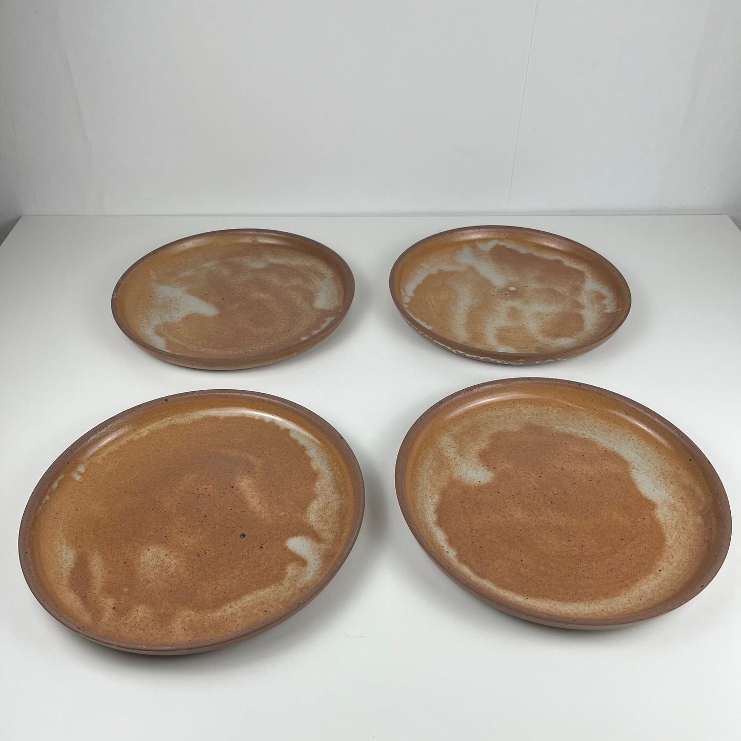 Set de 4 assiettes en terre cuite brutaliste
