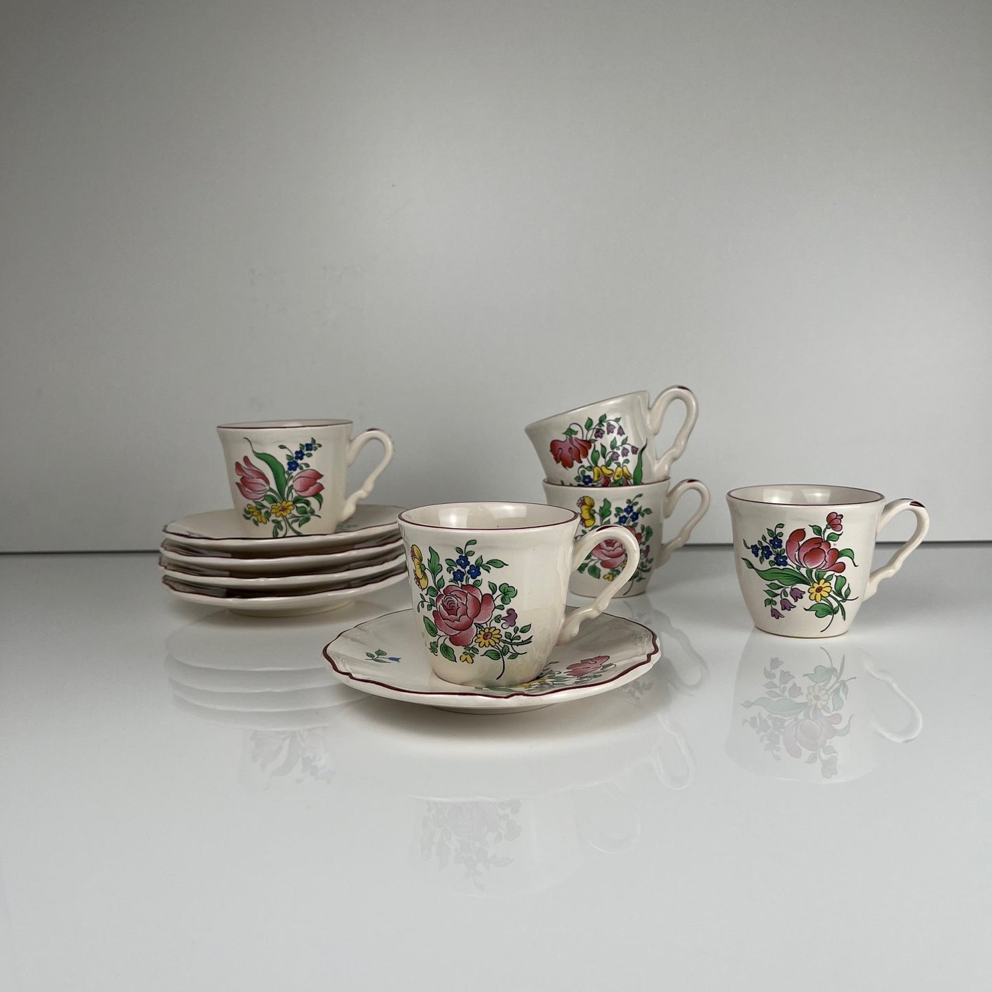 Set de 5 tasses + soucoupes KG Luneville – modèle Réverbère