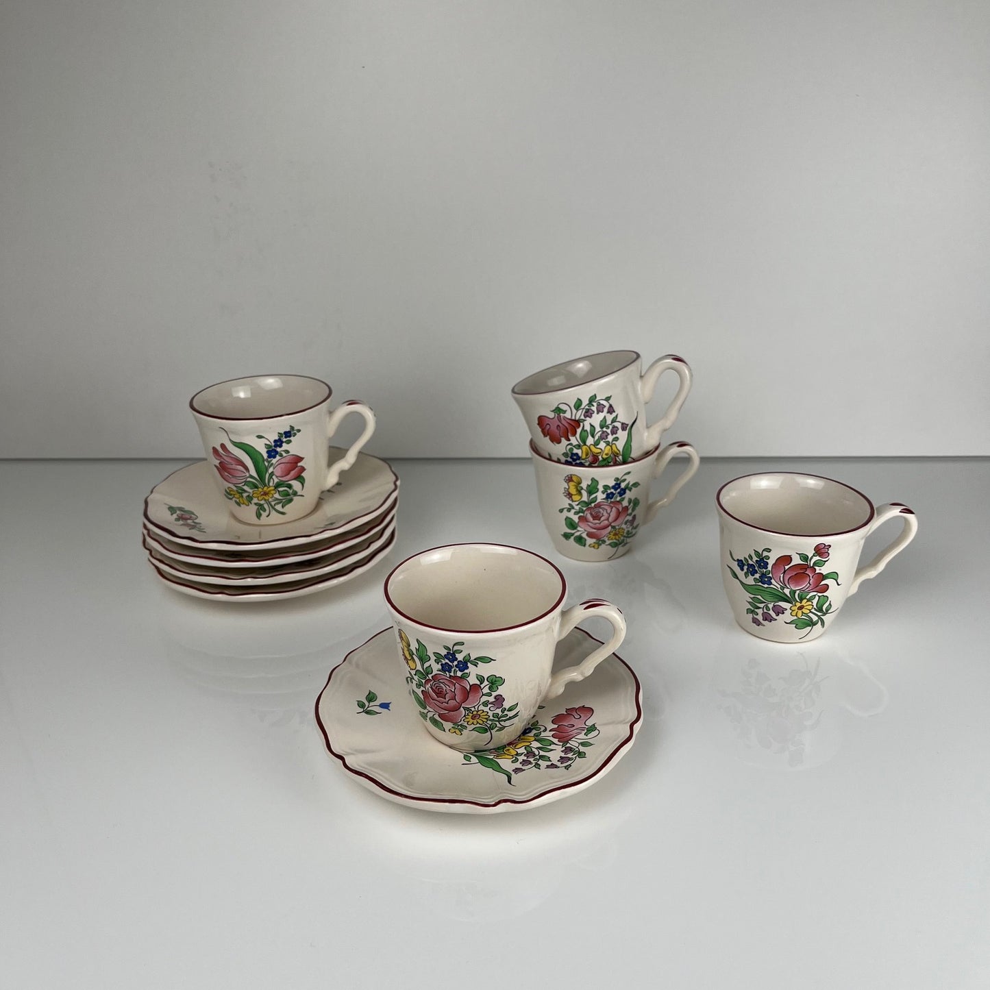 Set de 5 tasses + soucoupes KG Luneville – modèle Réverbère