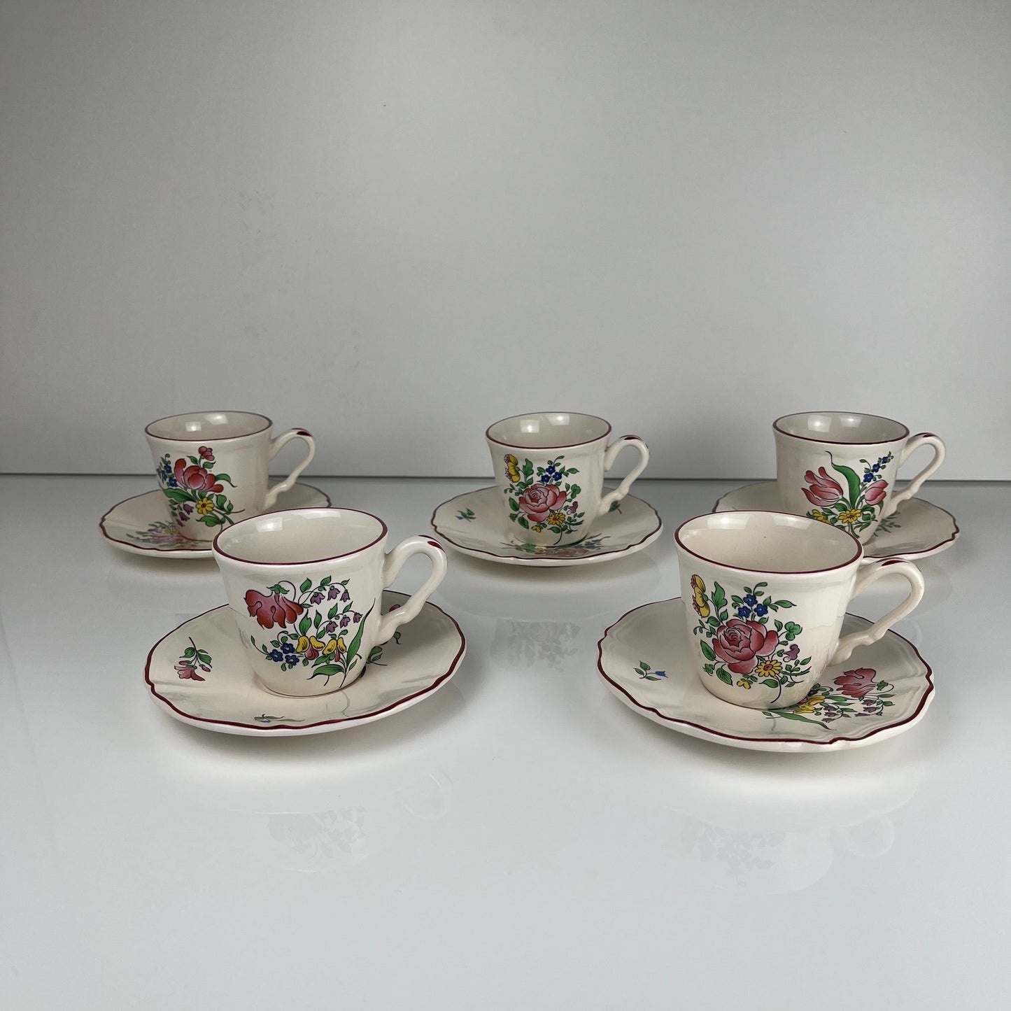Set de 5 tasses + soucoupes KG Luneville – modèle Réverbère