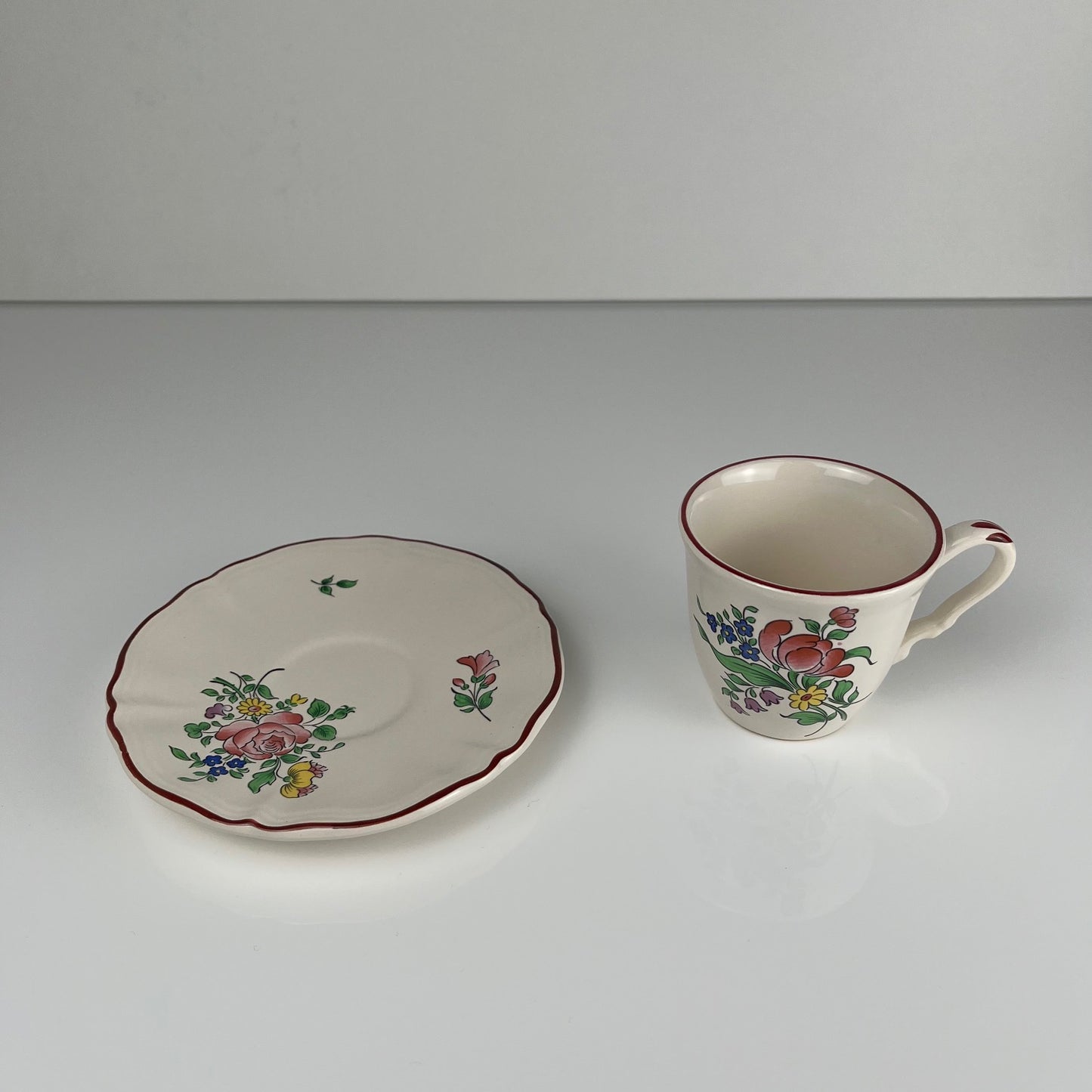 Set de 5 tasses + soucoupes KG Luneville – modèle Réverbère