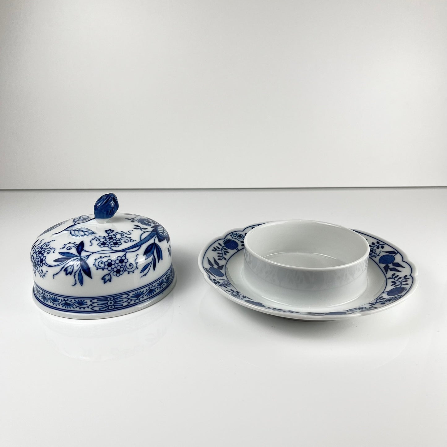 Grand Beurrier rond Hutschenreuther oignon bleu porcelaine Allemagne vintage rare