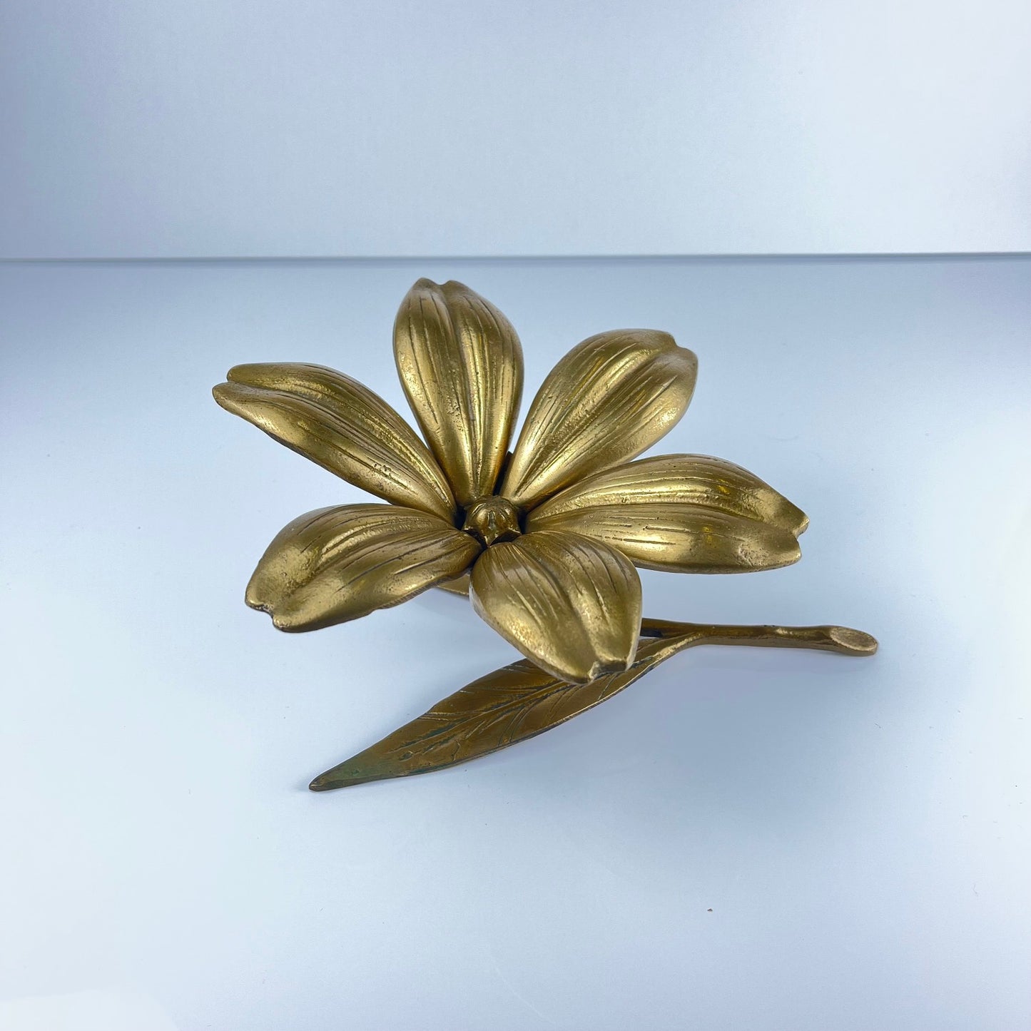 Grand Cendrier Fleur en Laiton, 1970