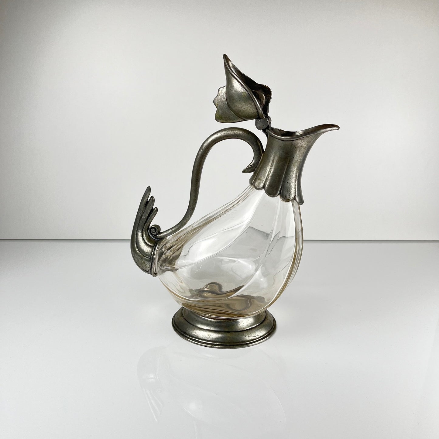 Aiguière Zoomorphe coq en verre et étain, style Art Déco, vers 1930-1950