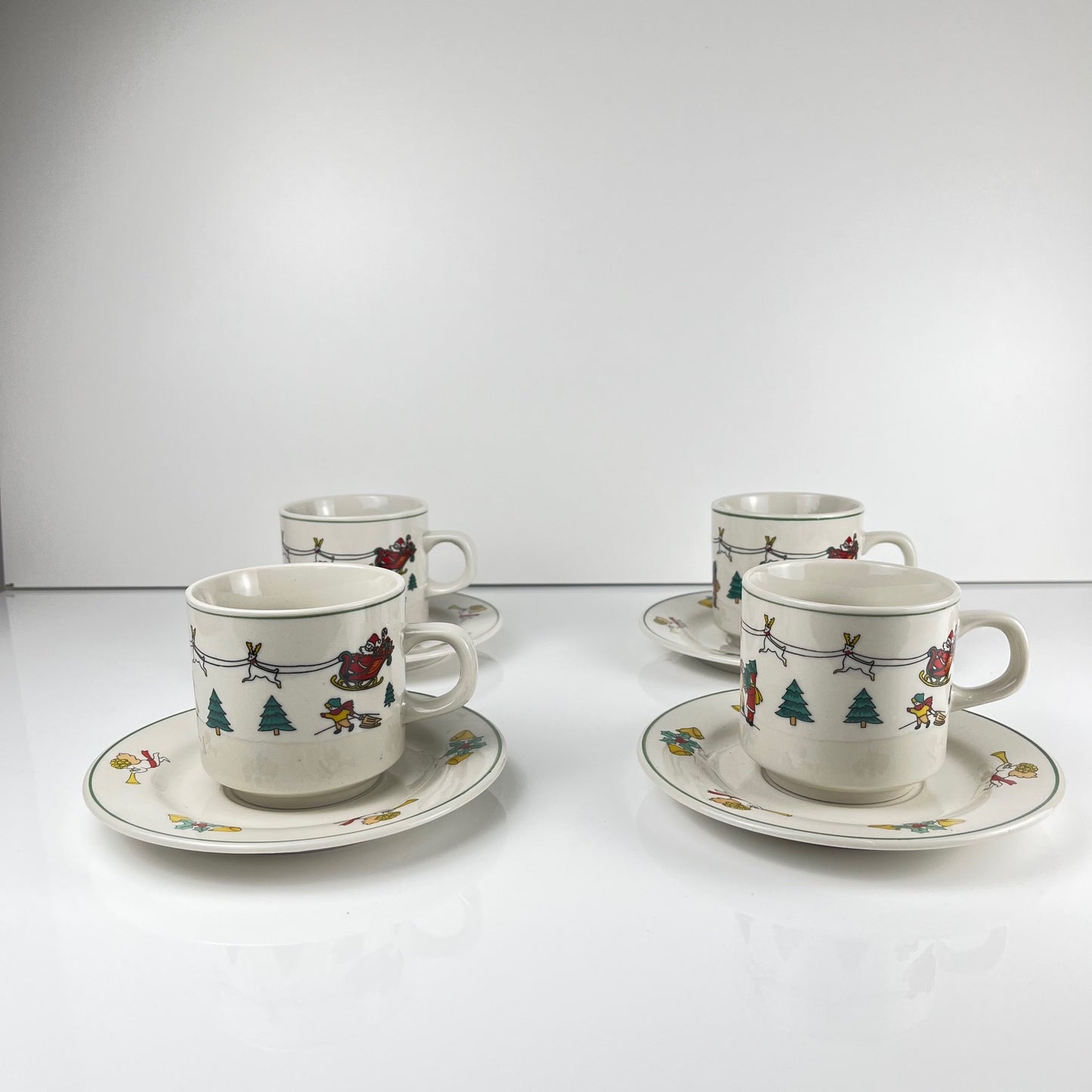 Set de tasses a café/thé de noël , 1980