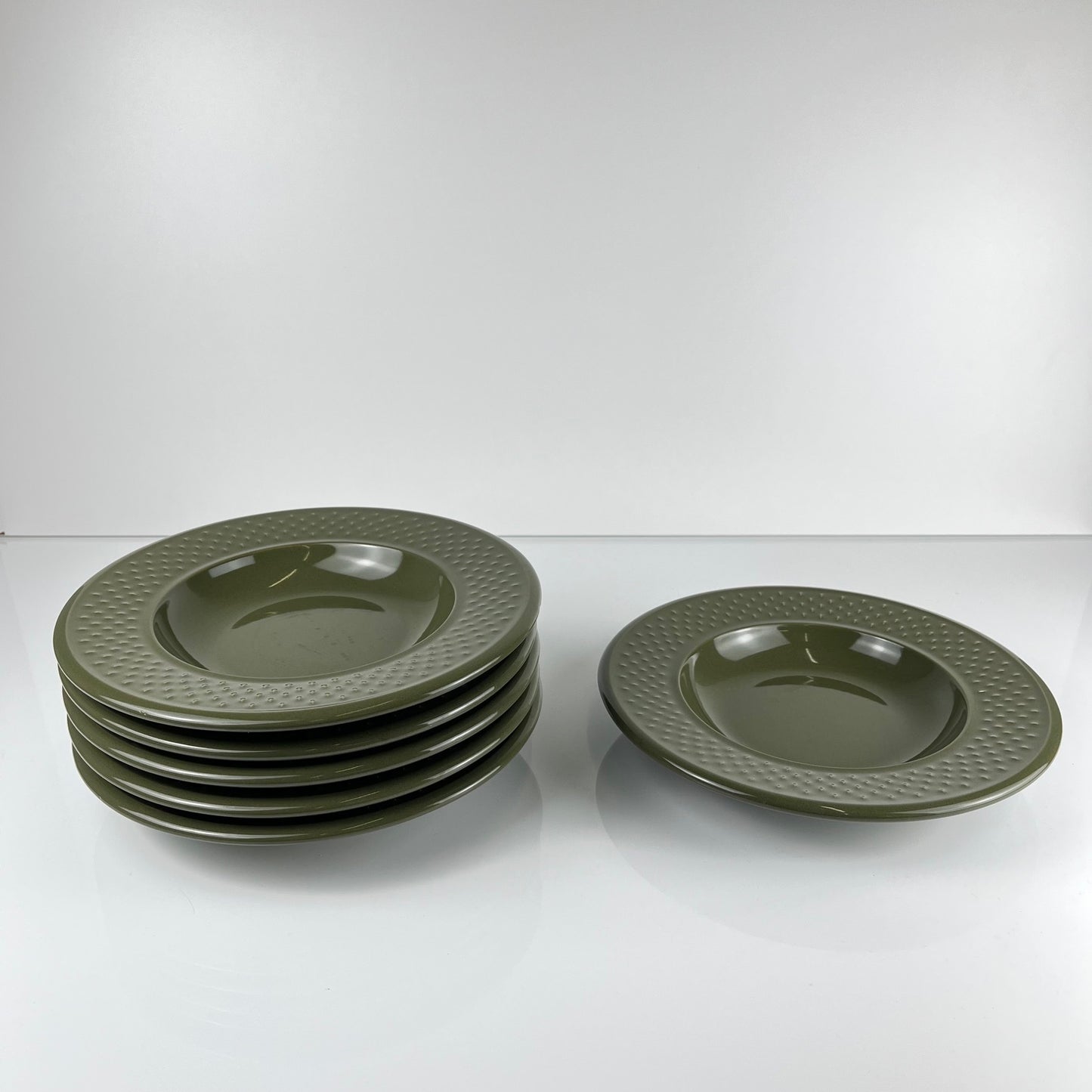 Set de 6 assiettes creuses Genevieve Lethu modèle "Grain de riz" vert