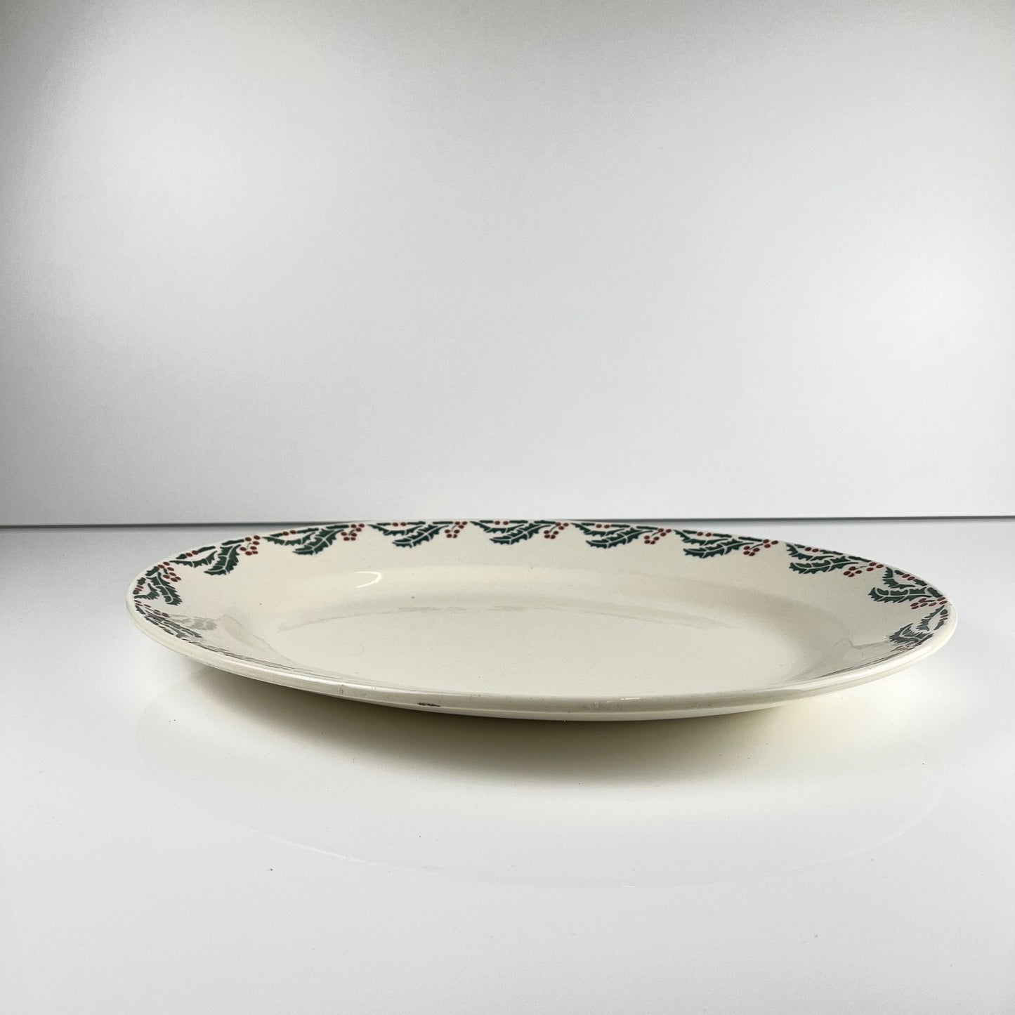 Grand plat ovale "houx" terre de fer