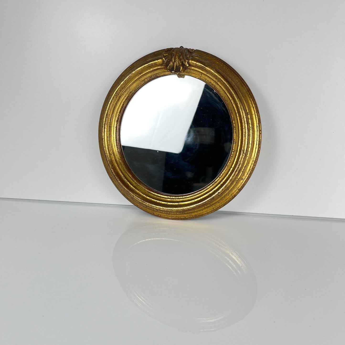 Petit miroir médaillon , XXe, style Louis XV