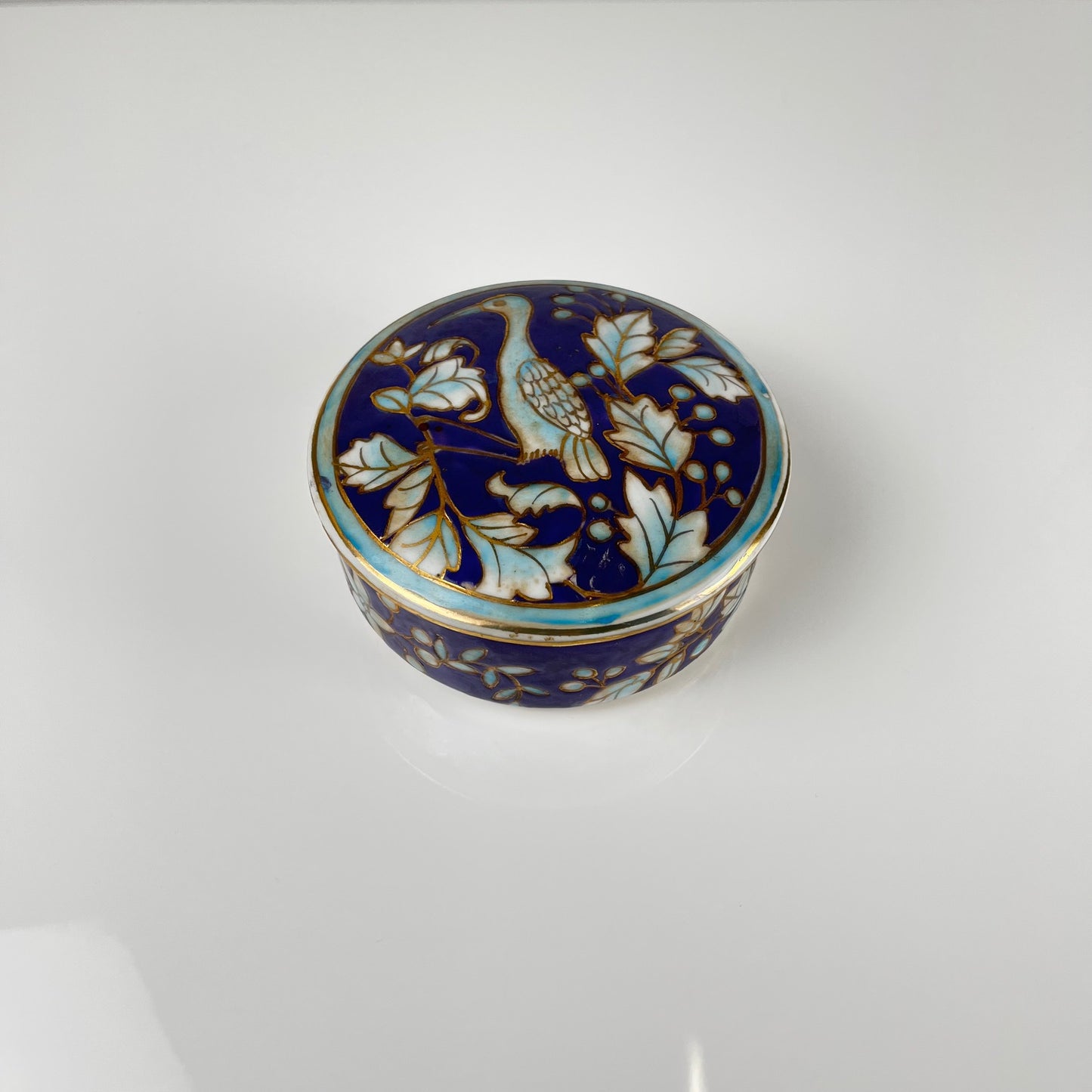 Chinese blue porcelain box with bird and flower motif, Guangxu style, 20th century