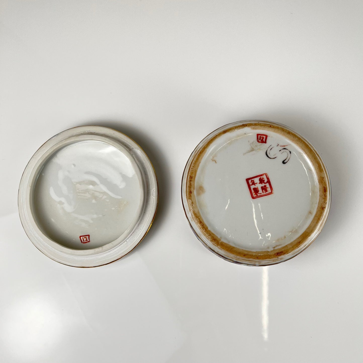 Chinese blue porcelain box with bird and flower motif, Guangxu style, 20th century