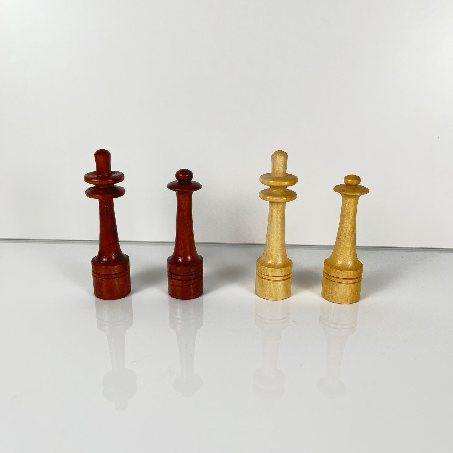 Grand Échiquier vintage artisanal en bois massif 46 cm