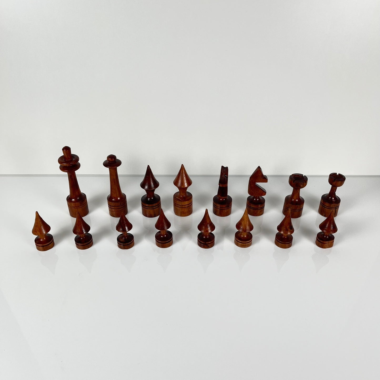 Grand Échiquier vintage artisanal en bois massif 46 cm