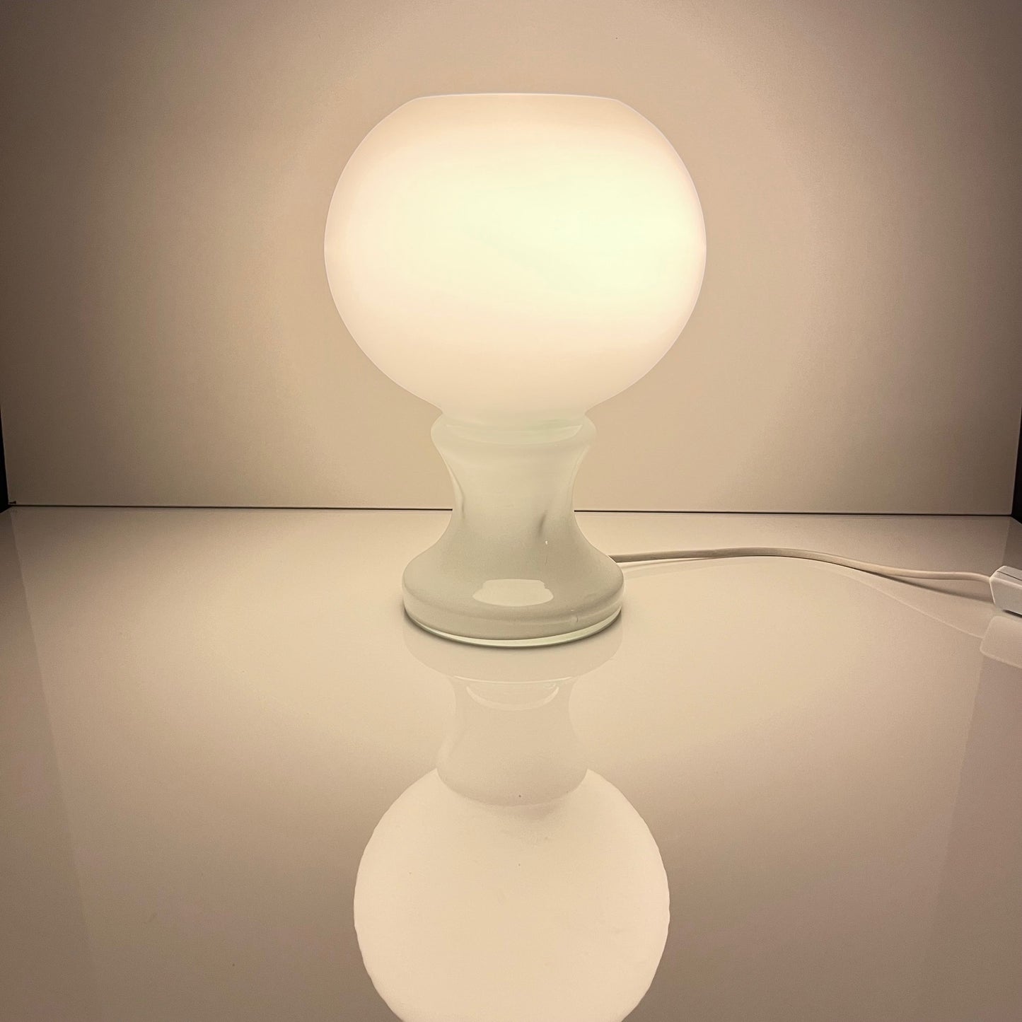 Lampe de table att. à Ingo Maurer, model ML 32 - 1968