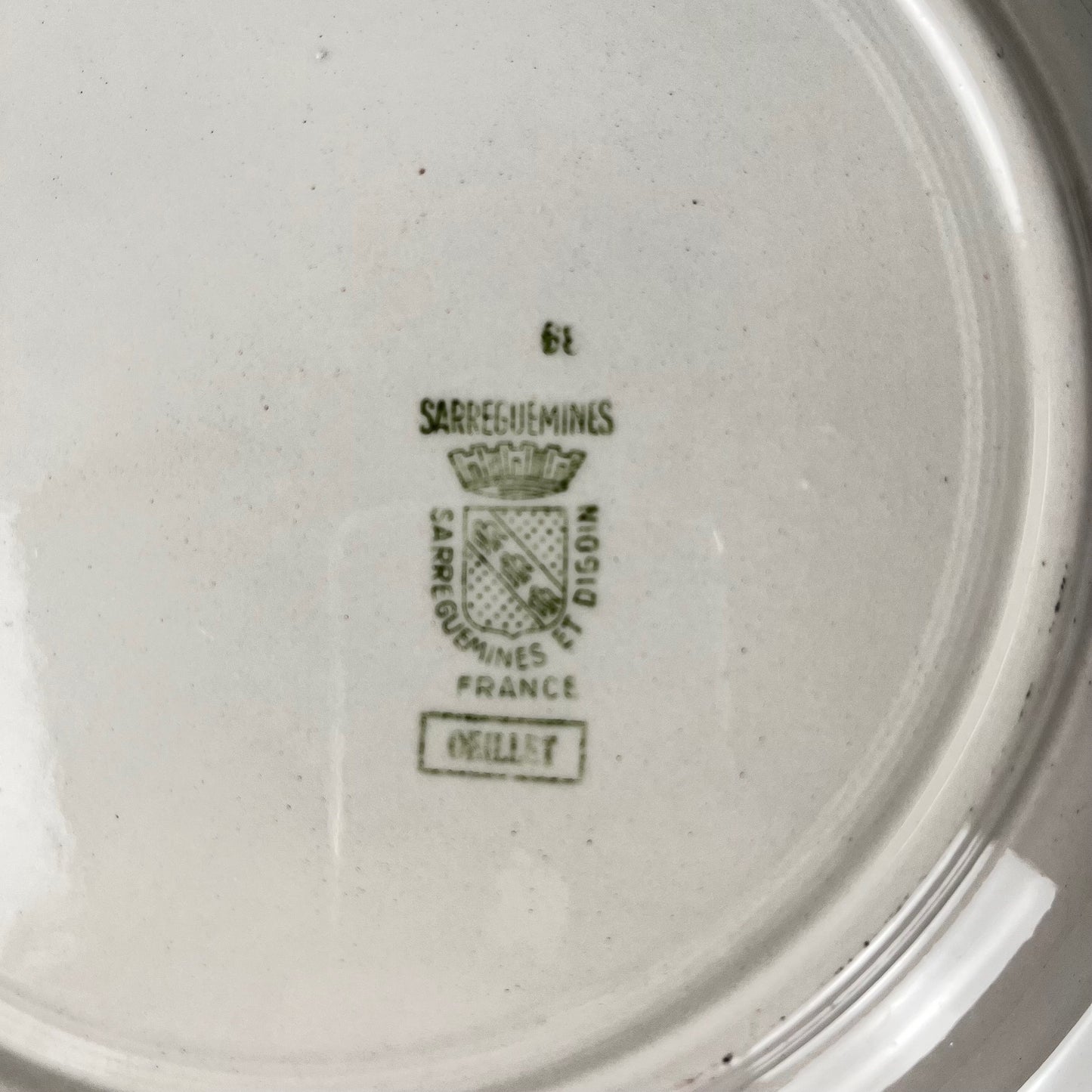 Plat rond "Oeillet" Sarreguemines, 1920-50