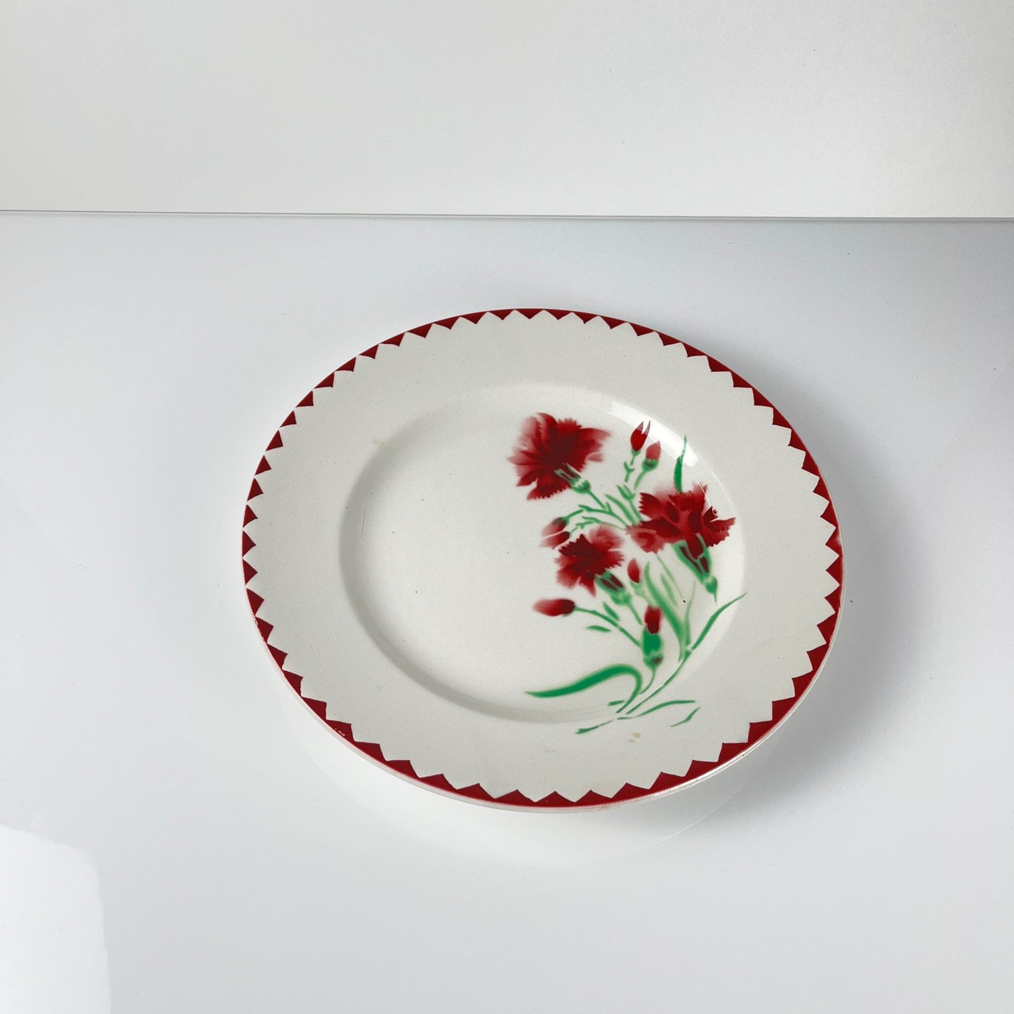Plat rond "Oeillet" Sarreguemines, 1920-50