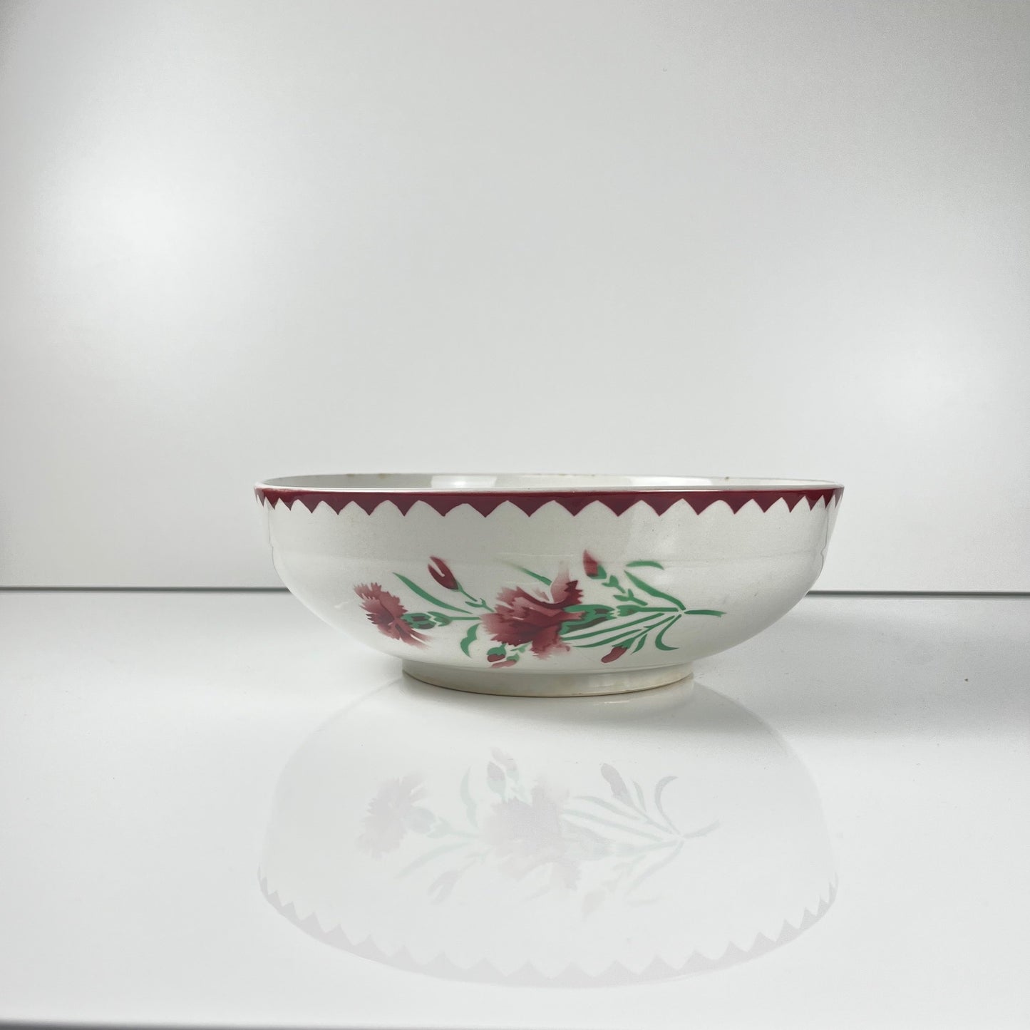 Sarreguemines "Oeillet" Salad Bowl, 1920-50