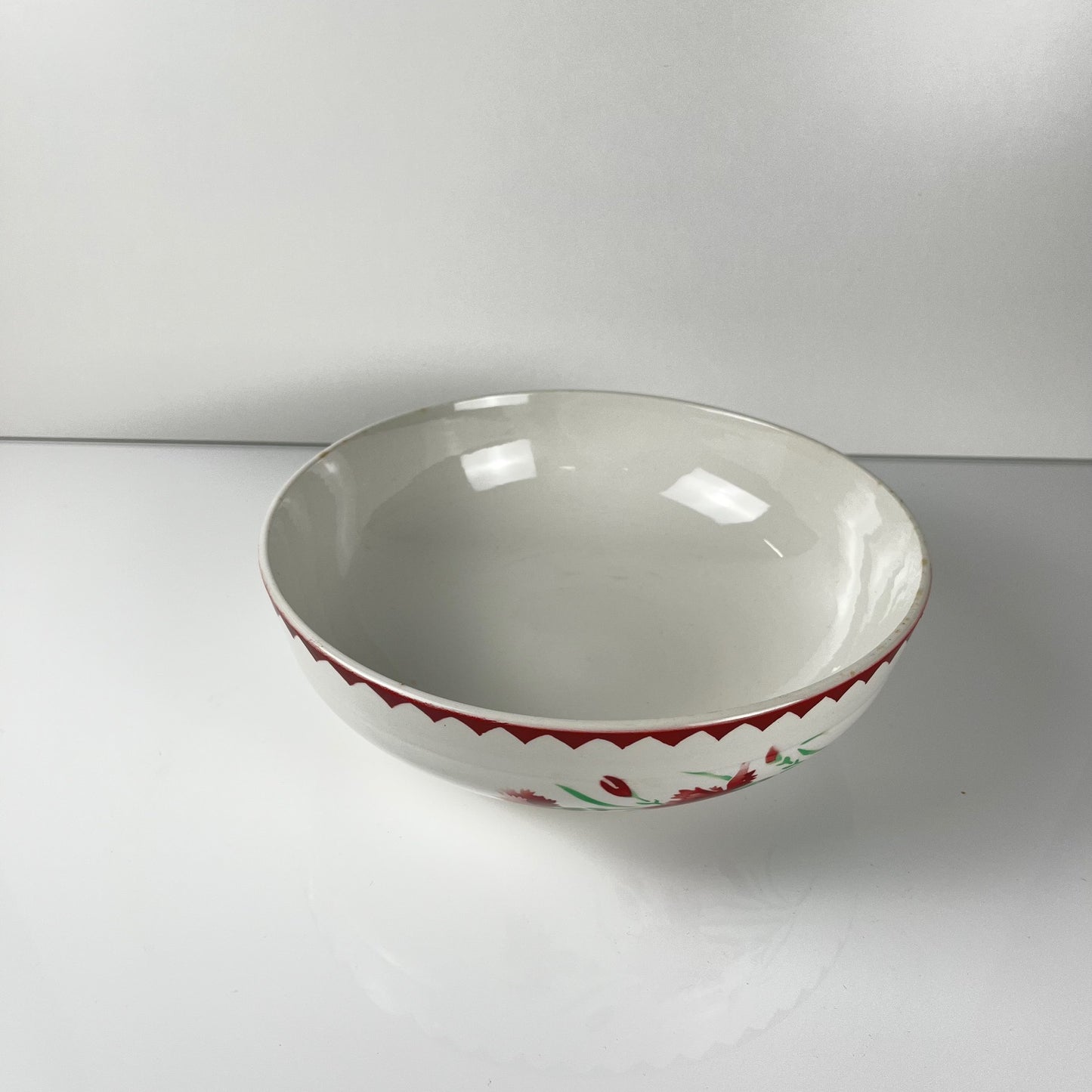 Sarreguemines "Oeillet" Salad Bowl, 1920-50