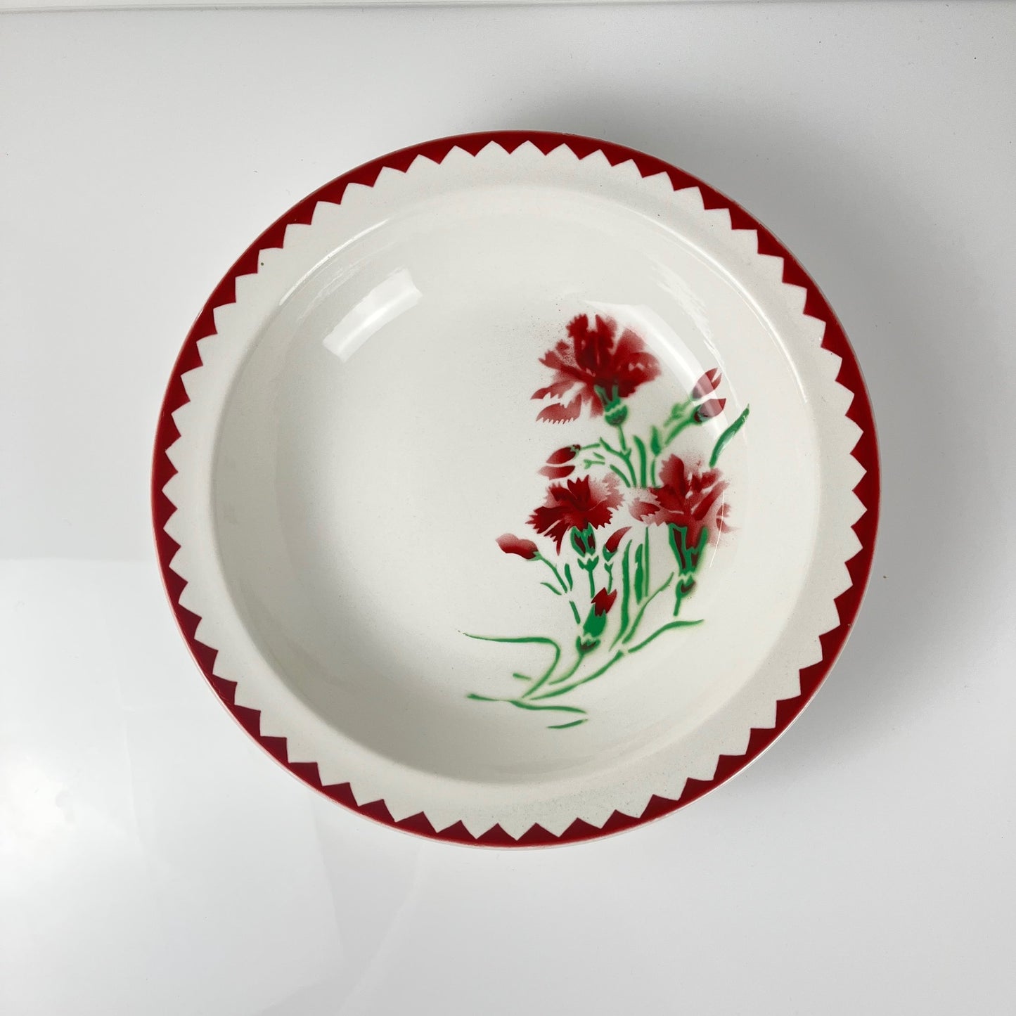 Large salad bowl with "Oeillet" rim, Sarreguemines, 1920-50