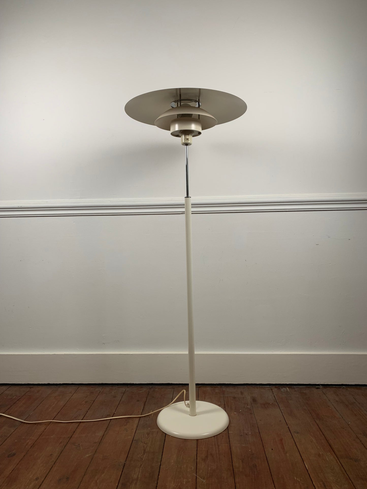 Lampe de sol danoise blanche 1960/70