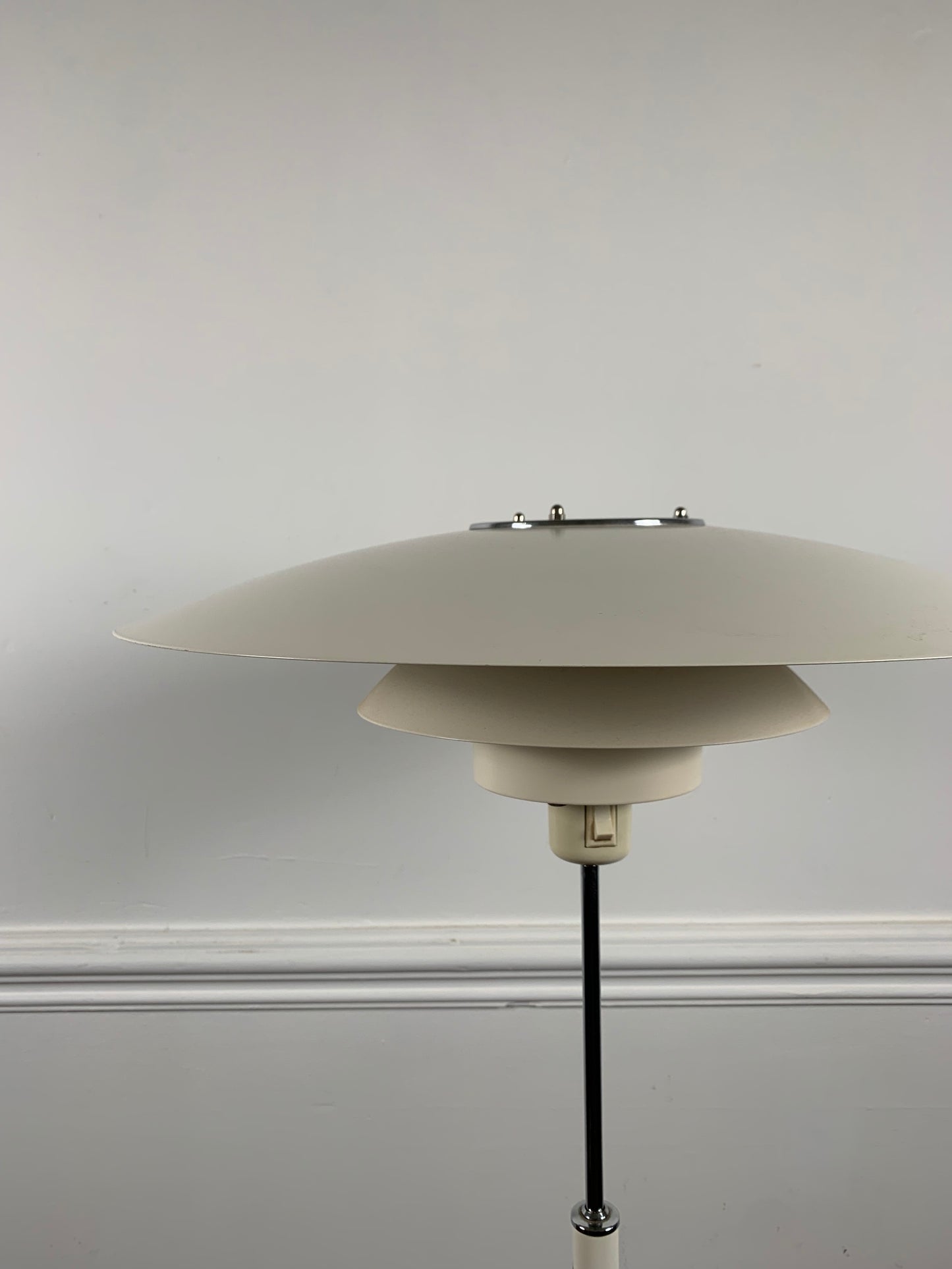 Lampe de sol danoise blanche 1960/70
