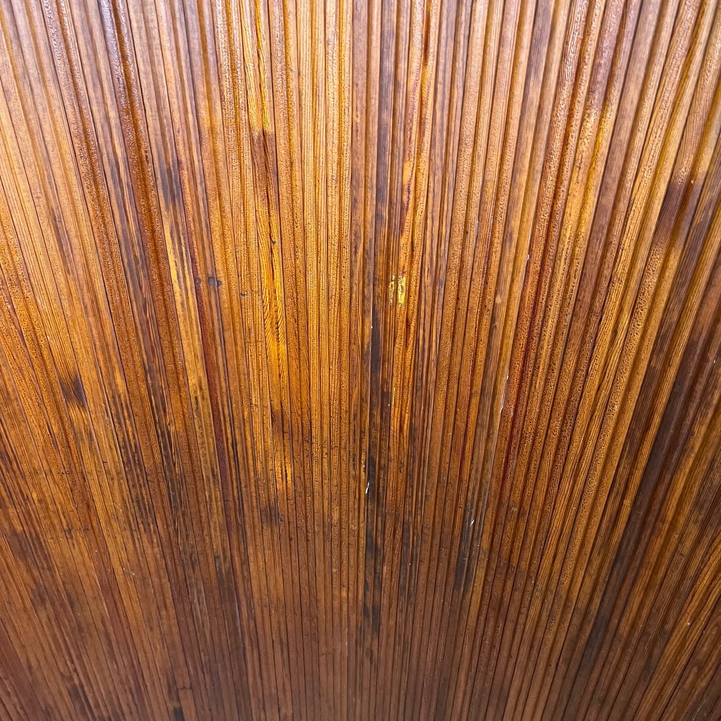 Undulating screen with pine slats, 1930