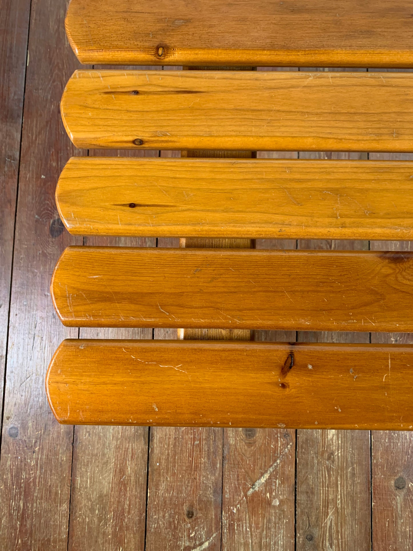 Small coffee table in solid pine, in the style of Rainer Daumillier