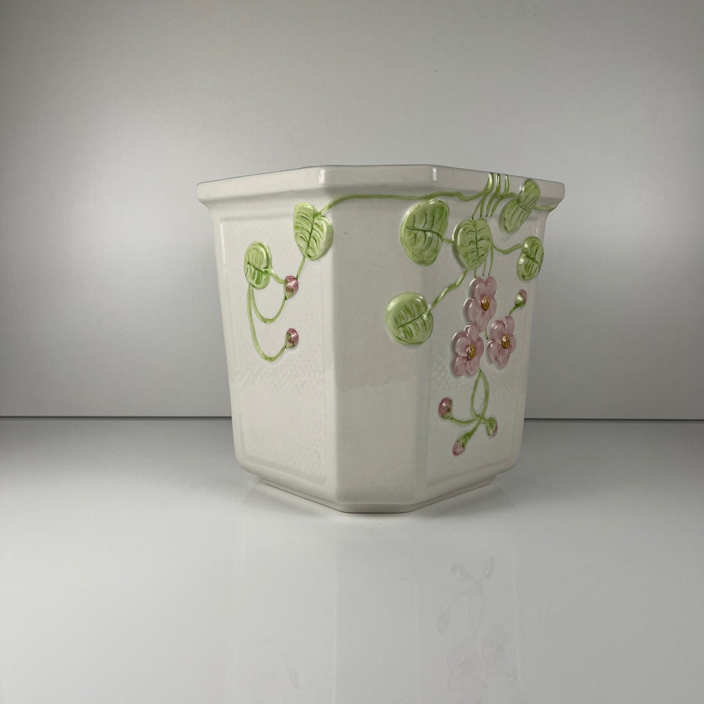 Cache pot en céramique avec relief , Martan , Portugal , 1960/80