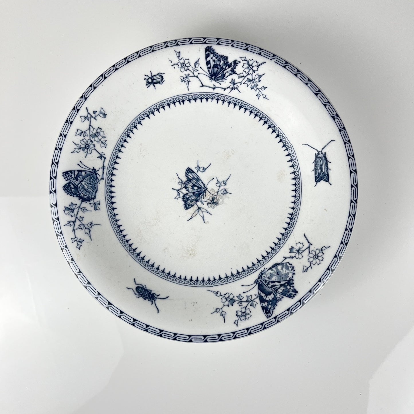 Compotier bas sur piédouche "Butterfly" bleu par Minton & co, Angleterre, XIXe